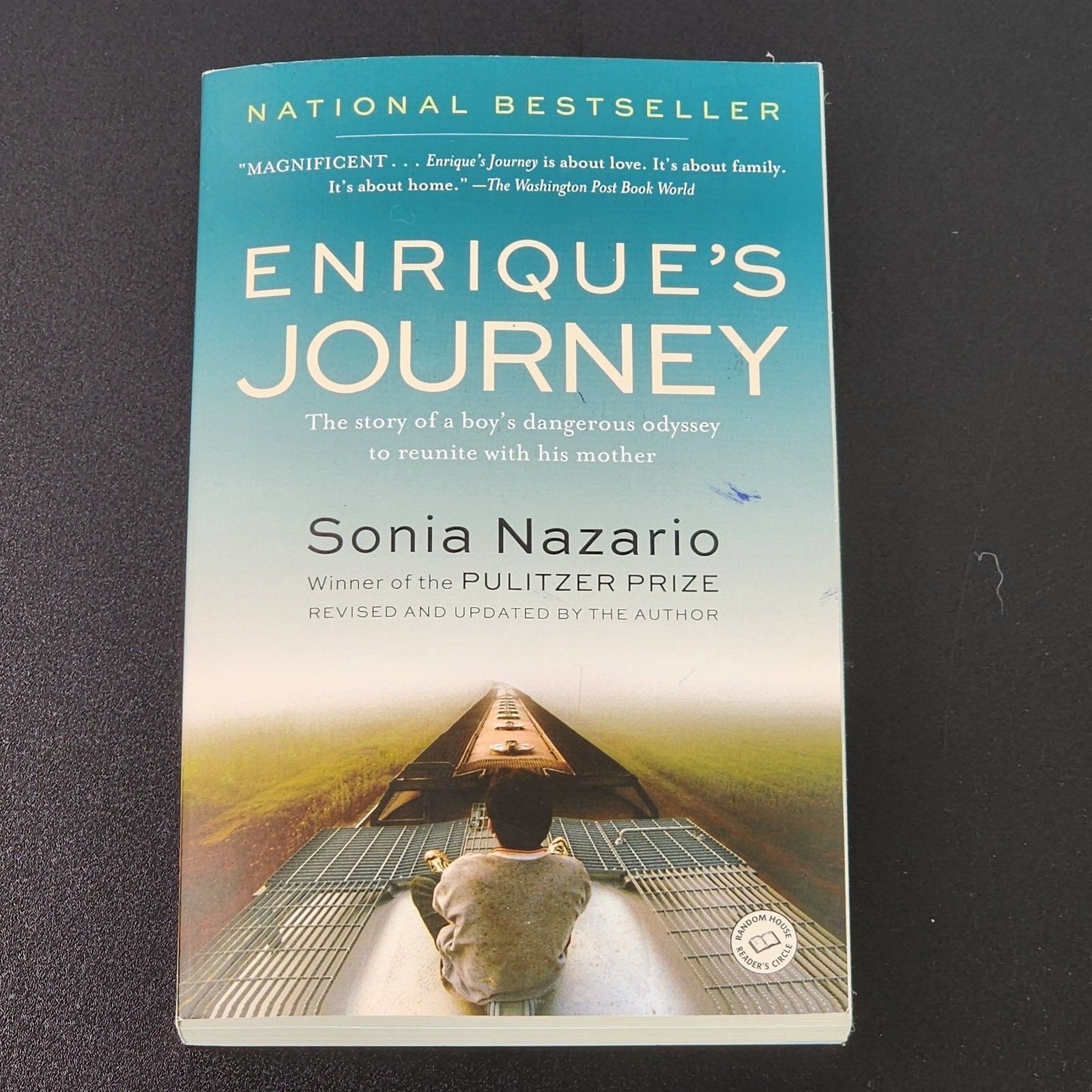 Enrique’s Journey Paperback Book by Sonia Nazario Like-New Condition Ex-Library