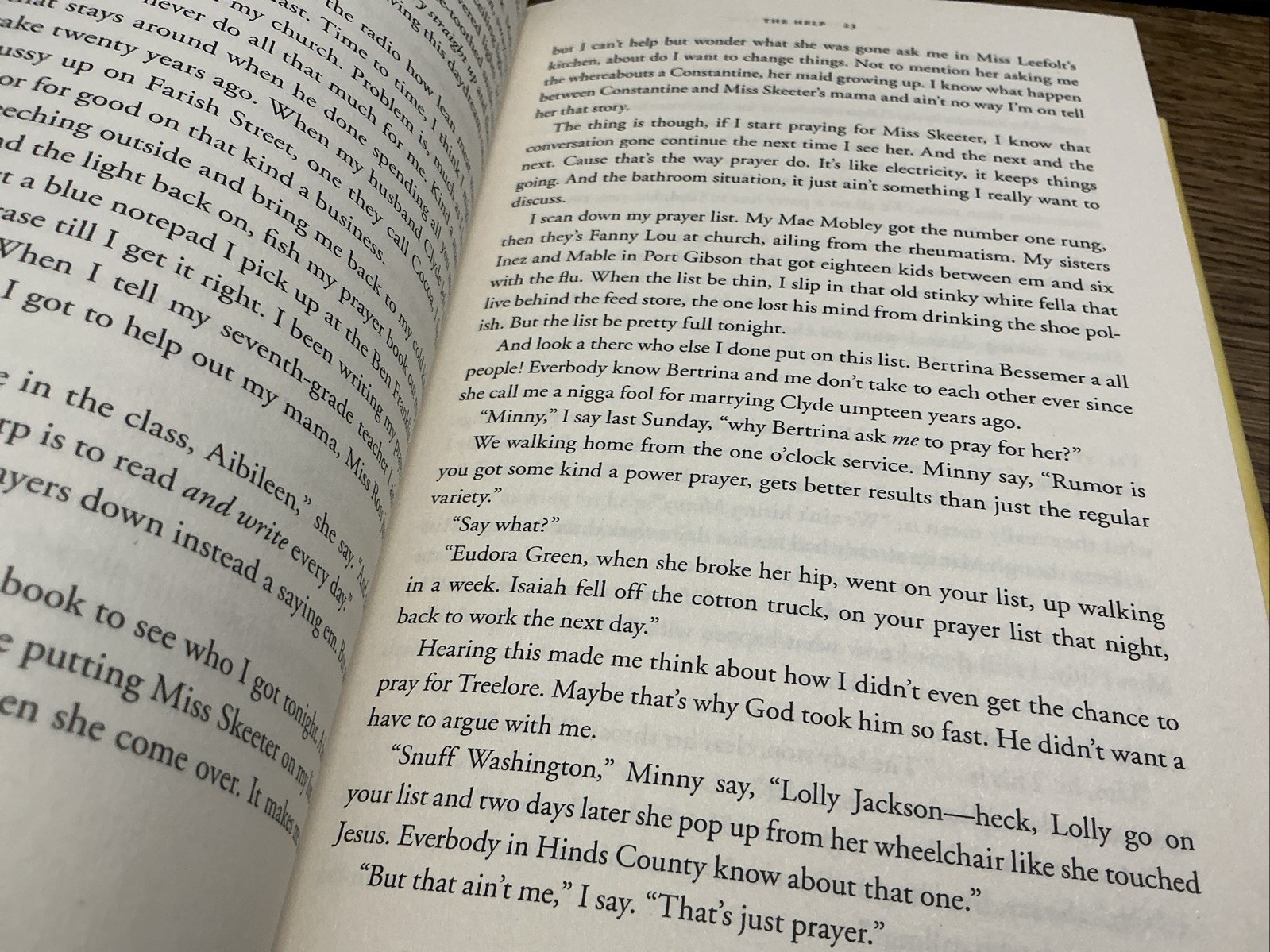 2009 Hardback Book w/Dust Jacket Kathryn Stockett – “The Help”