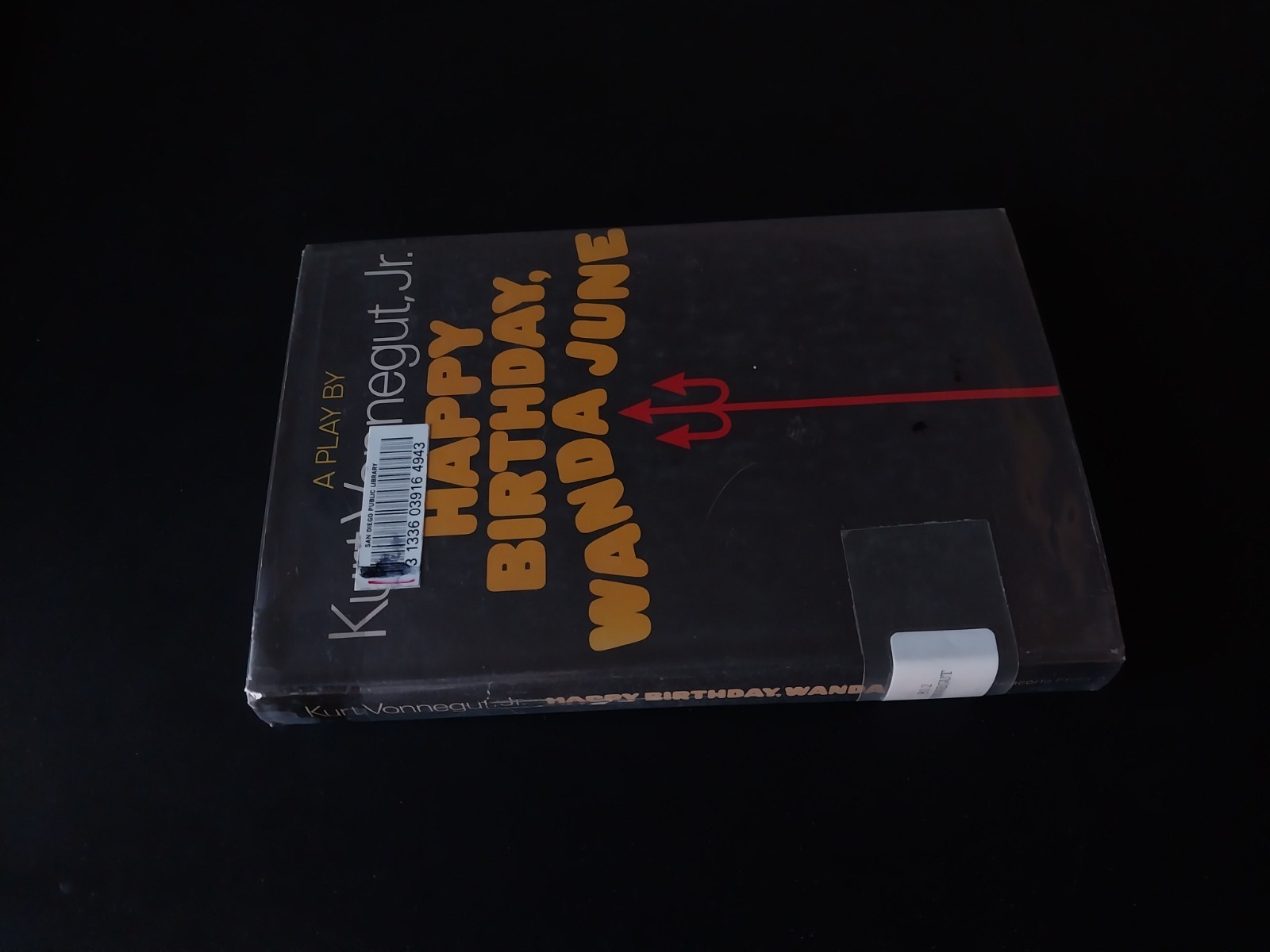 Kurt Vonnegut – Happy Birthday, Wanda June – Delacorte Press First Printing