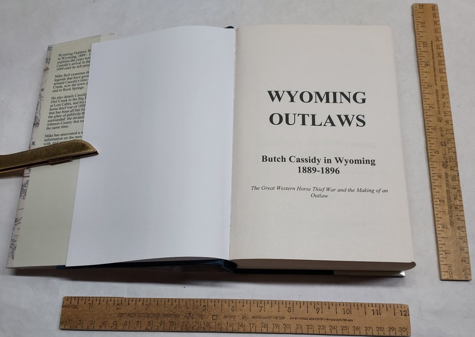 WYOMING OUTLAWS – Butch Cassidy in Wyoming 1889-1896 – Mike Bell – hb BOOK w/dj