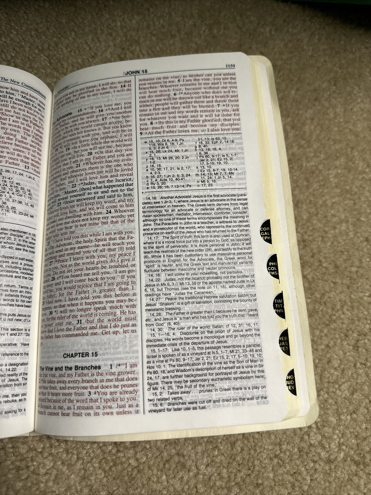 The New American Bible Catholic World Press w/ Tabs 1997 Ivory Faux Leather