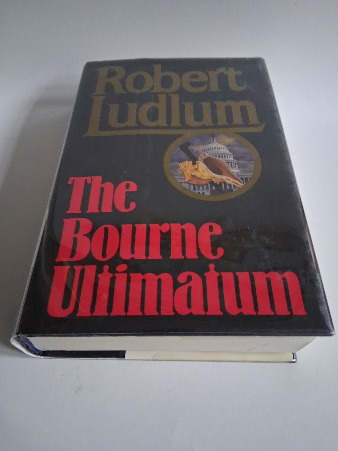 Robert Ludlum The Bourne Ultimatum Hardcover 1990 Bourne Ser DJ 1st Edition