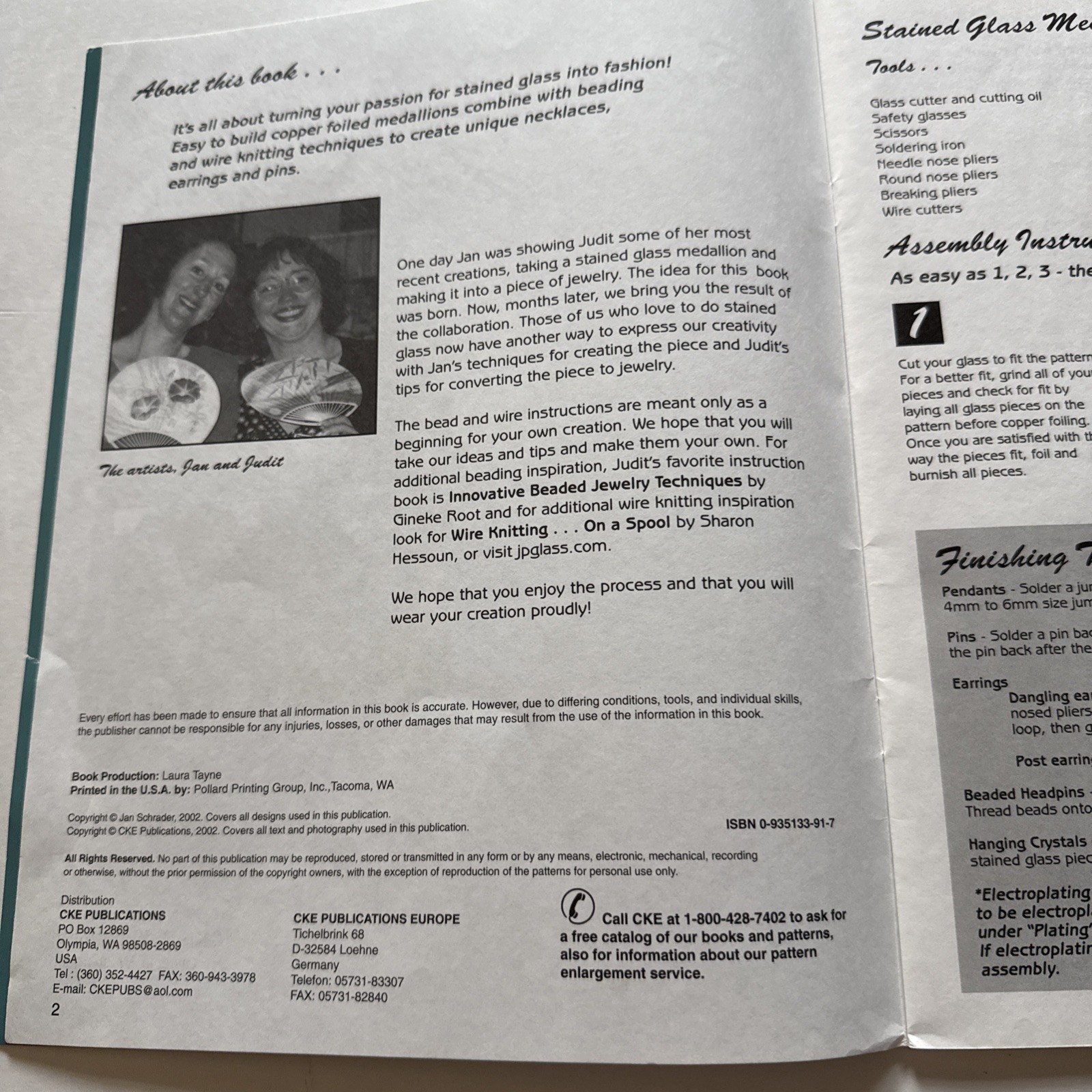 Sensational Jewelry In Glass Paperback Book 28 Pages