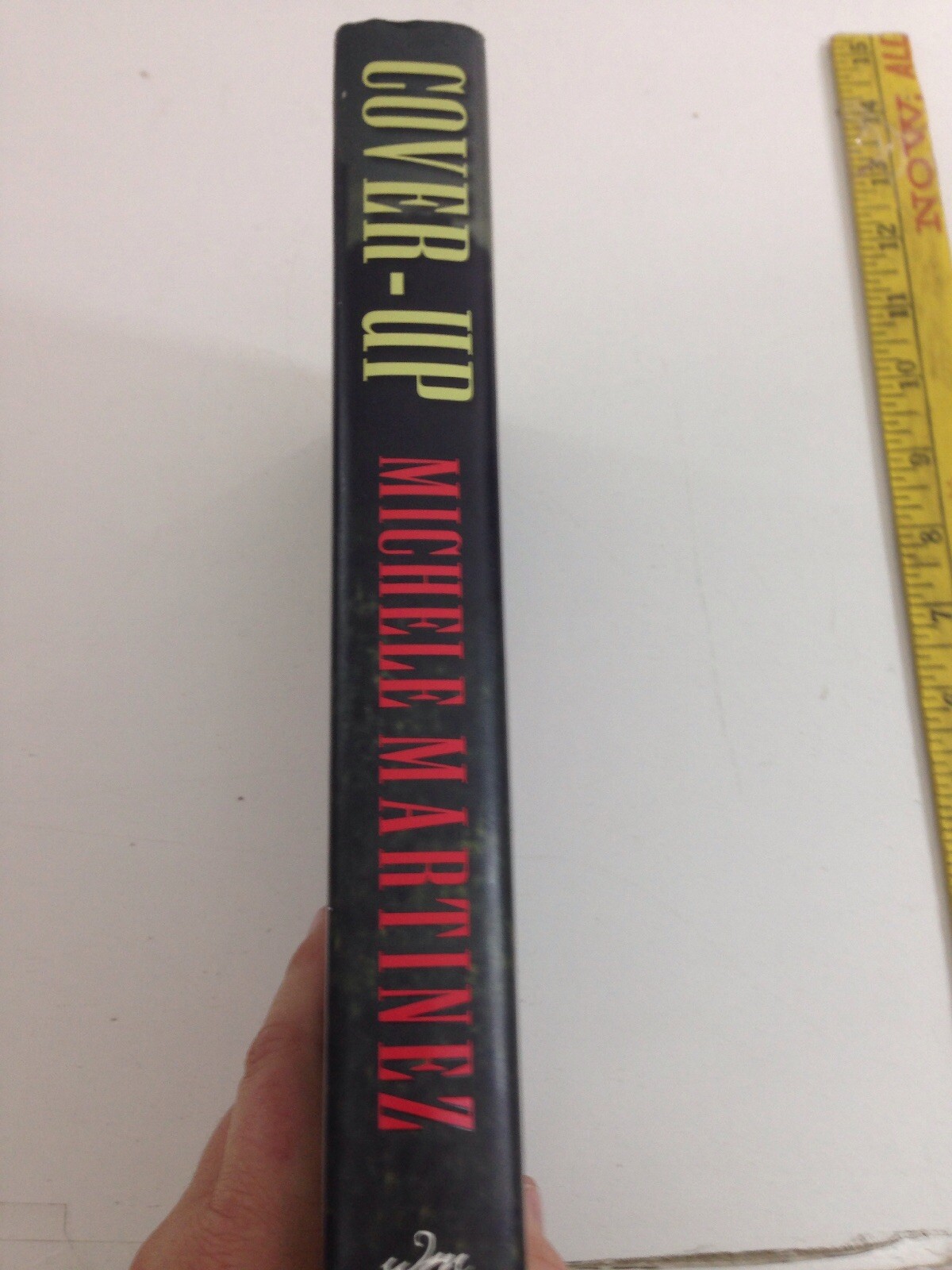 Cover-Up – Michele Martinez (2007, Hardcover, Dust Jacket, 1st Edition)