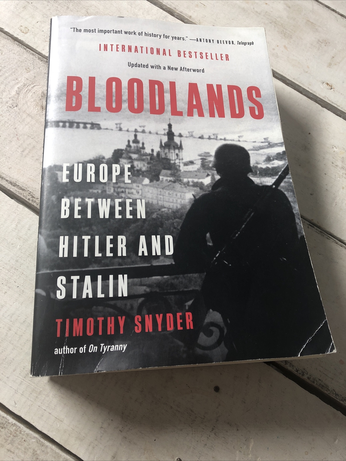 Bloodlands Europe Between Hitler and Stalin Timothy Snyder Paperback 2022
