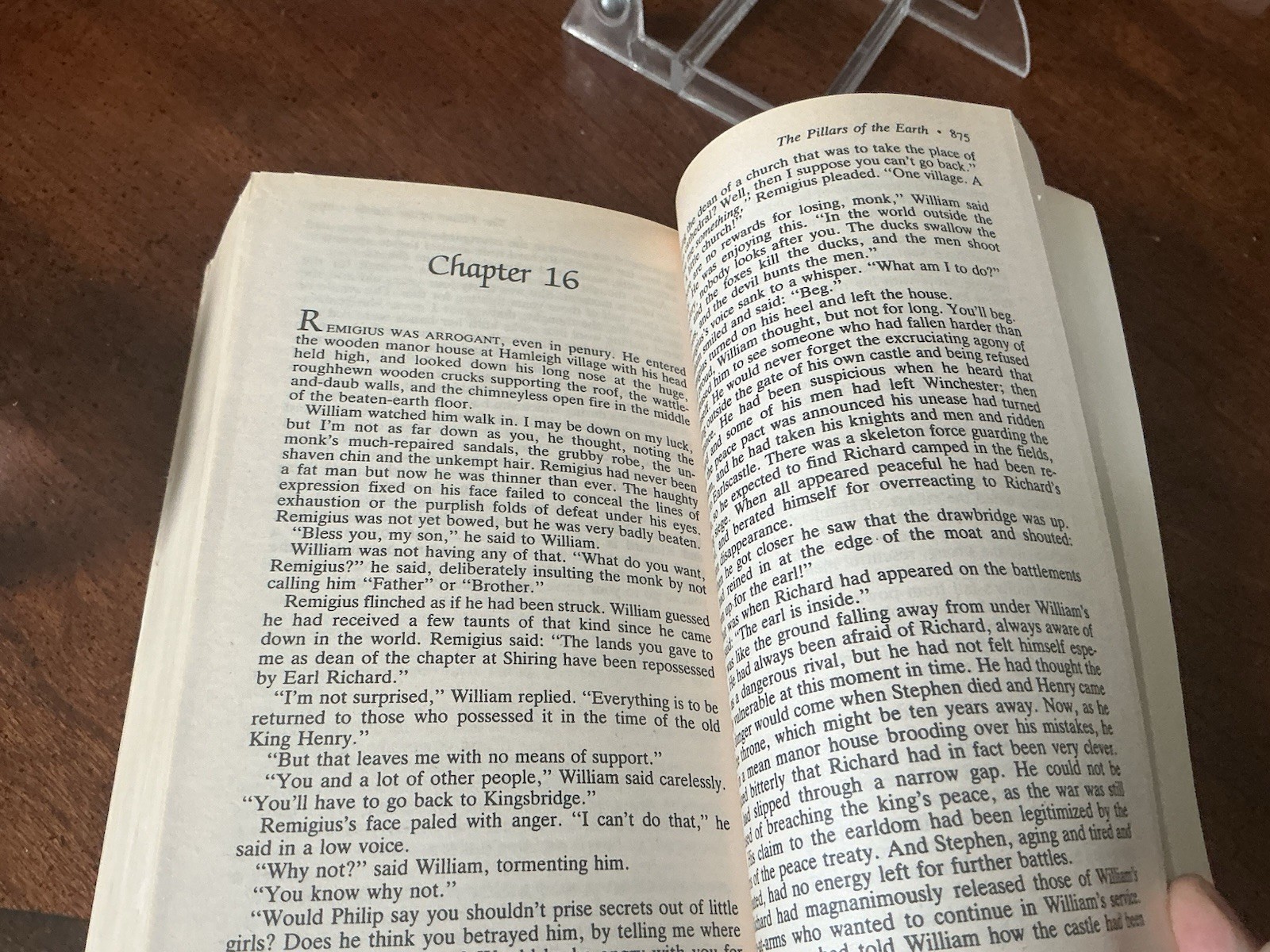 Pillars of the Earth : A Novel by Ken Follett (1990, Mass Market)