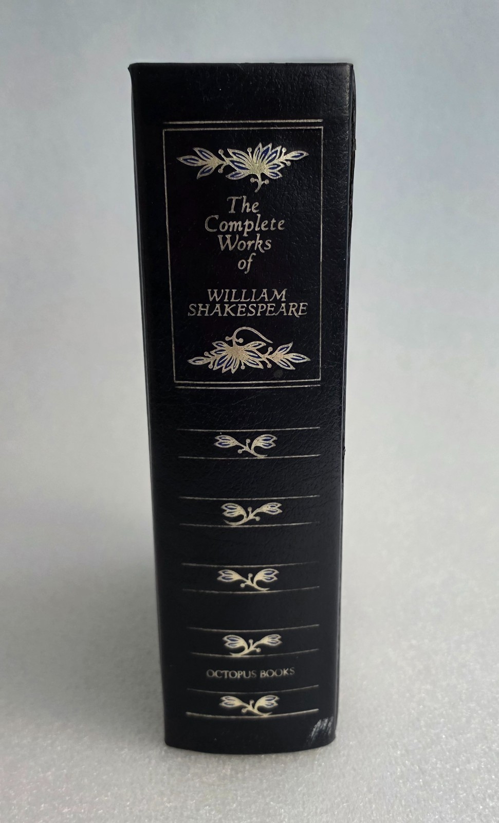 The Complete Works of William Shakespeare 1984 Hardcover Octopus Books Cambridge