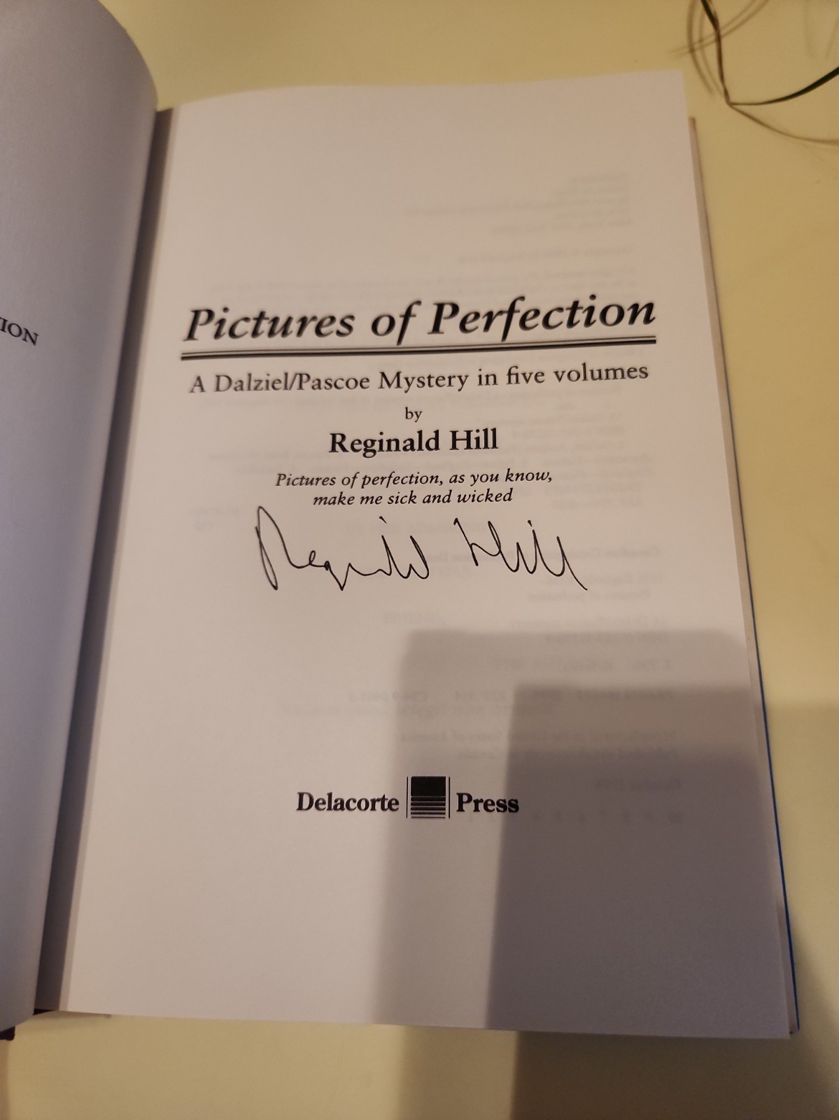 SIGNED BY AUTHOR 1ST EDITION PICTURES OF PERFECTION REGINALD HILL COLLECTIBLE F3