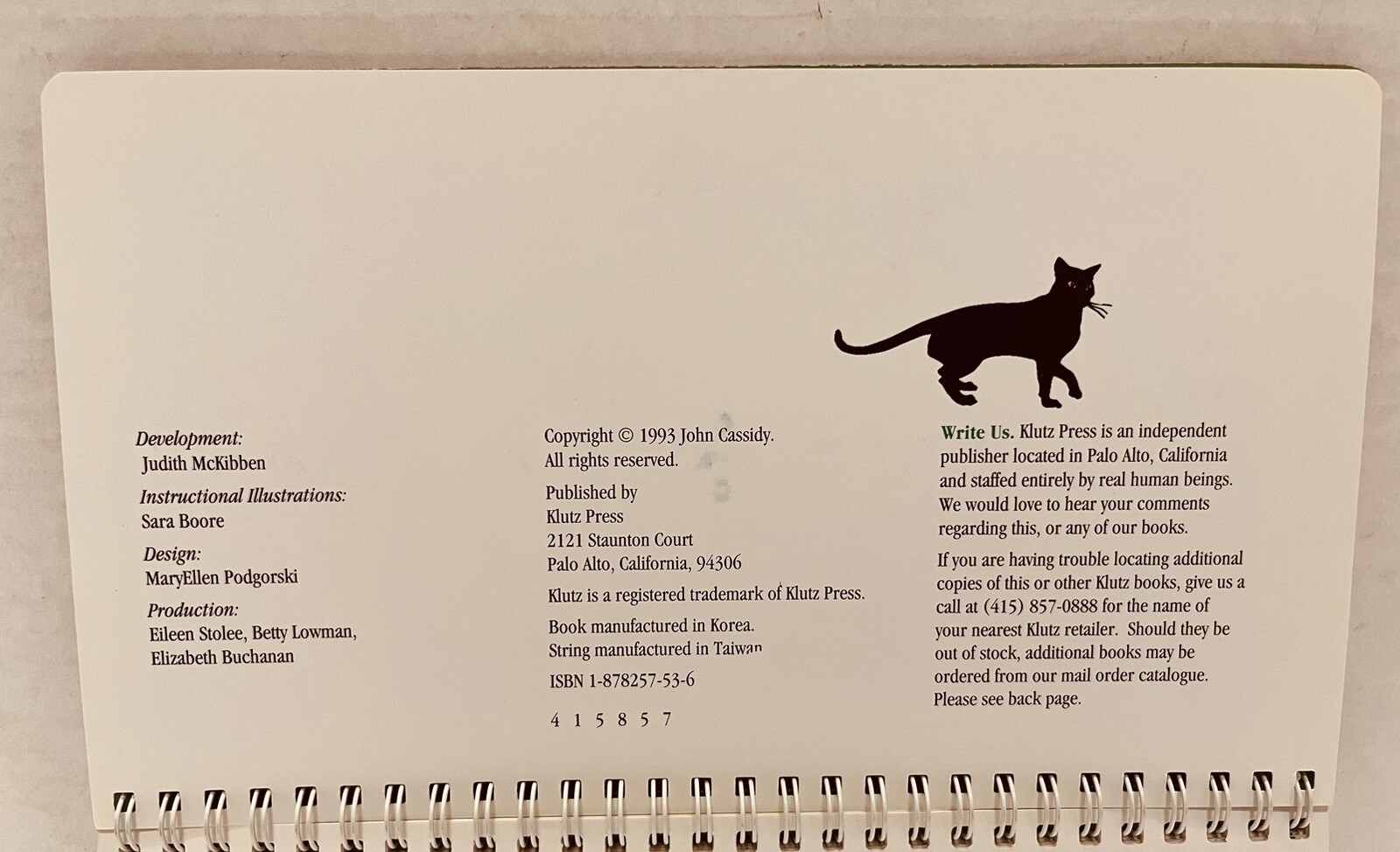 Cat’s Cradle Book of String Figures by Anne Akers Johnson 1993 HB Klutz Press