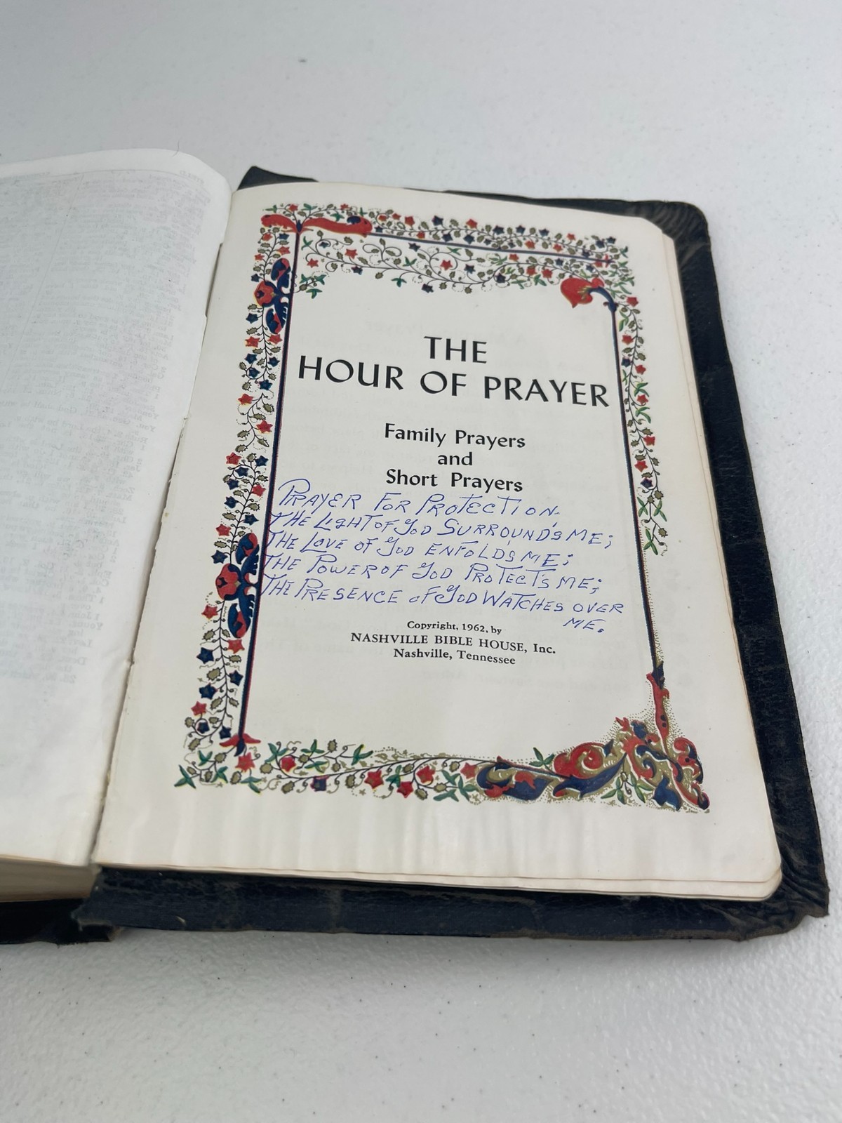 Holy Bible KJV Family Worship Edition Nashville Bible House Illustrated Vtg 1962