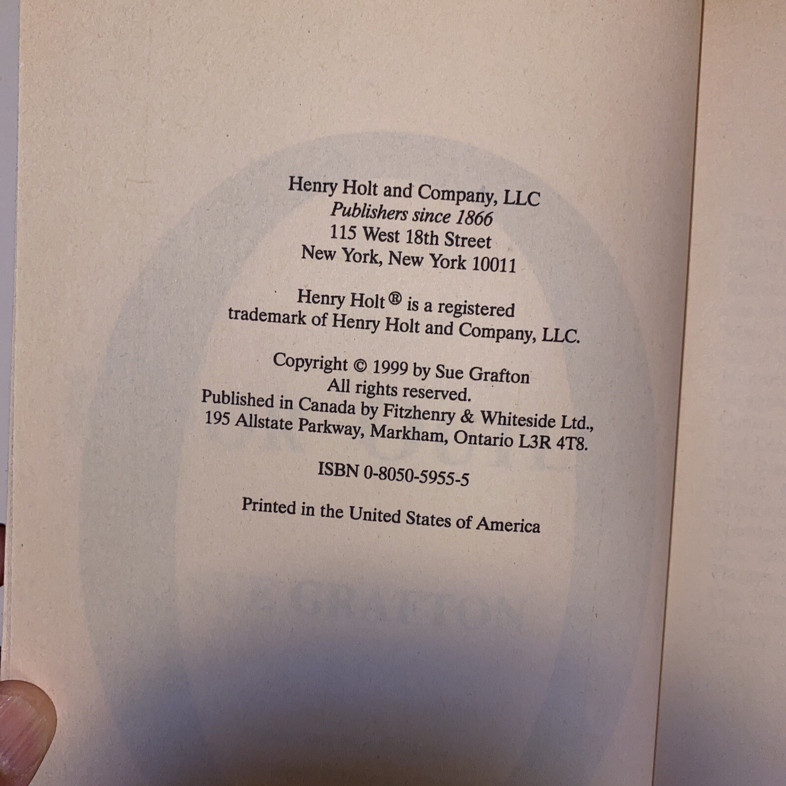 “O” Is for Outlaw , Sue Grafton HC DJ 1999 274 PAGES FREE SHIPPING IN USA