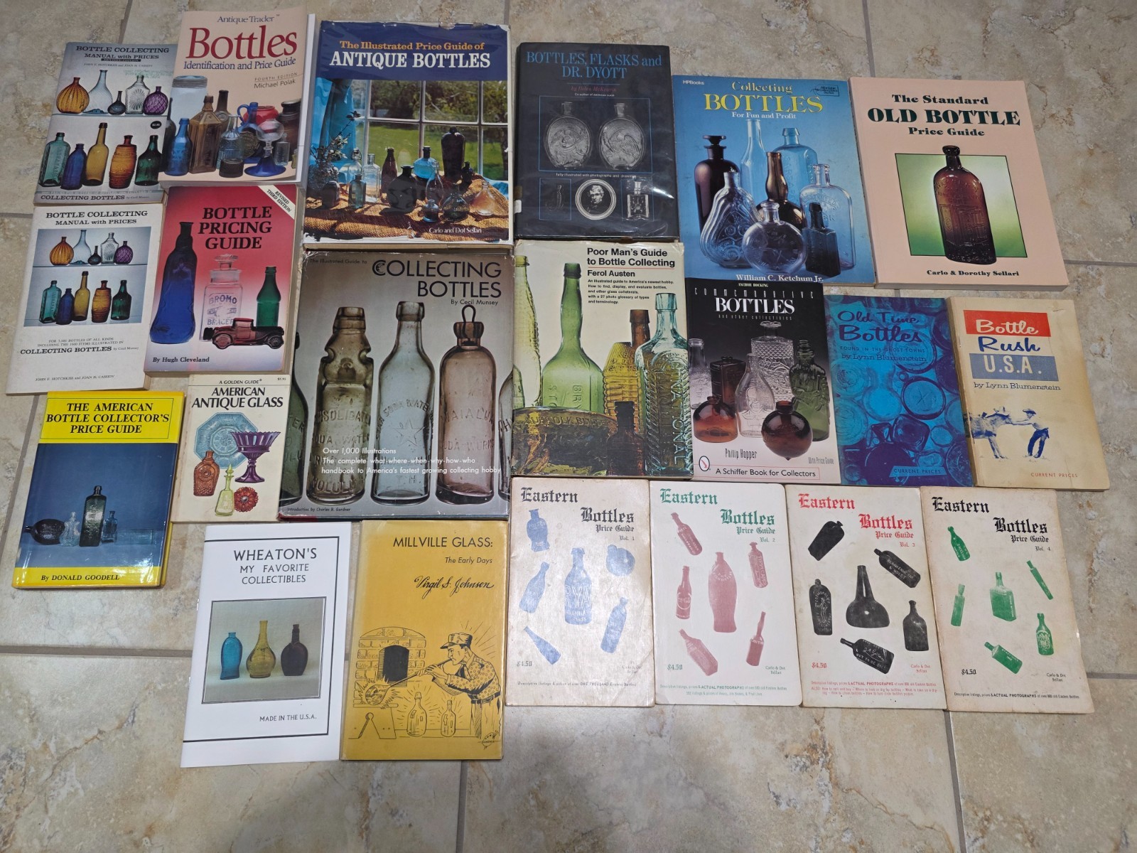 21 ANTIQUE BOTTLE BOOKS LOT- SALLARI, KETCHUM, AUSTEN, McKEARIN, MUNSEY, BLUMEN
