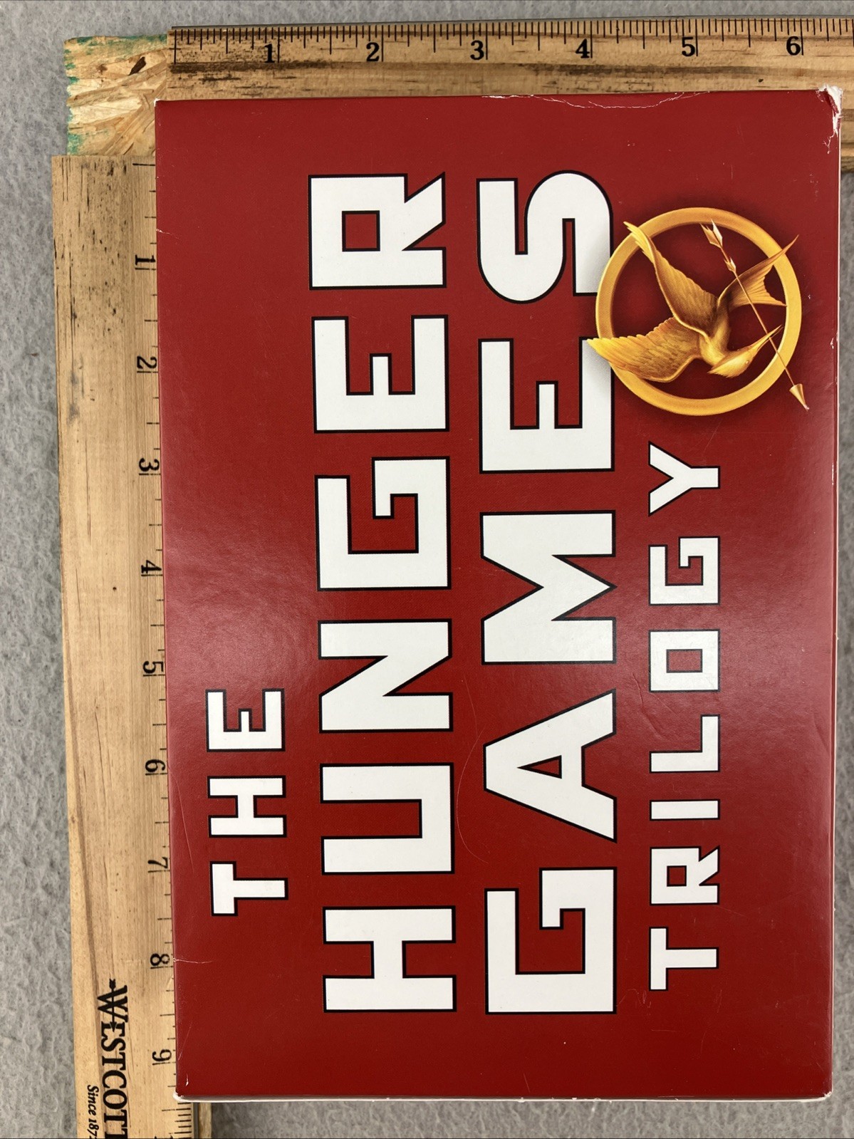 Hunger Games Trilogy Boxed Set Suzanne Collins Paperback 1-3 Volumes Slipcase