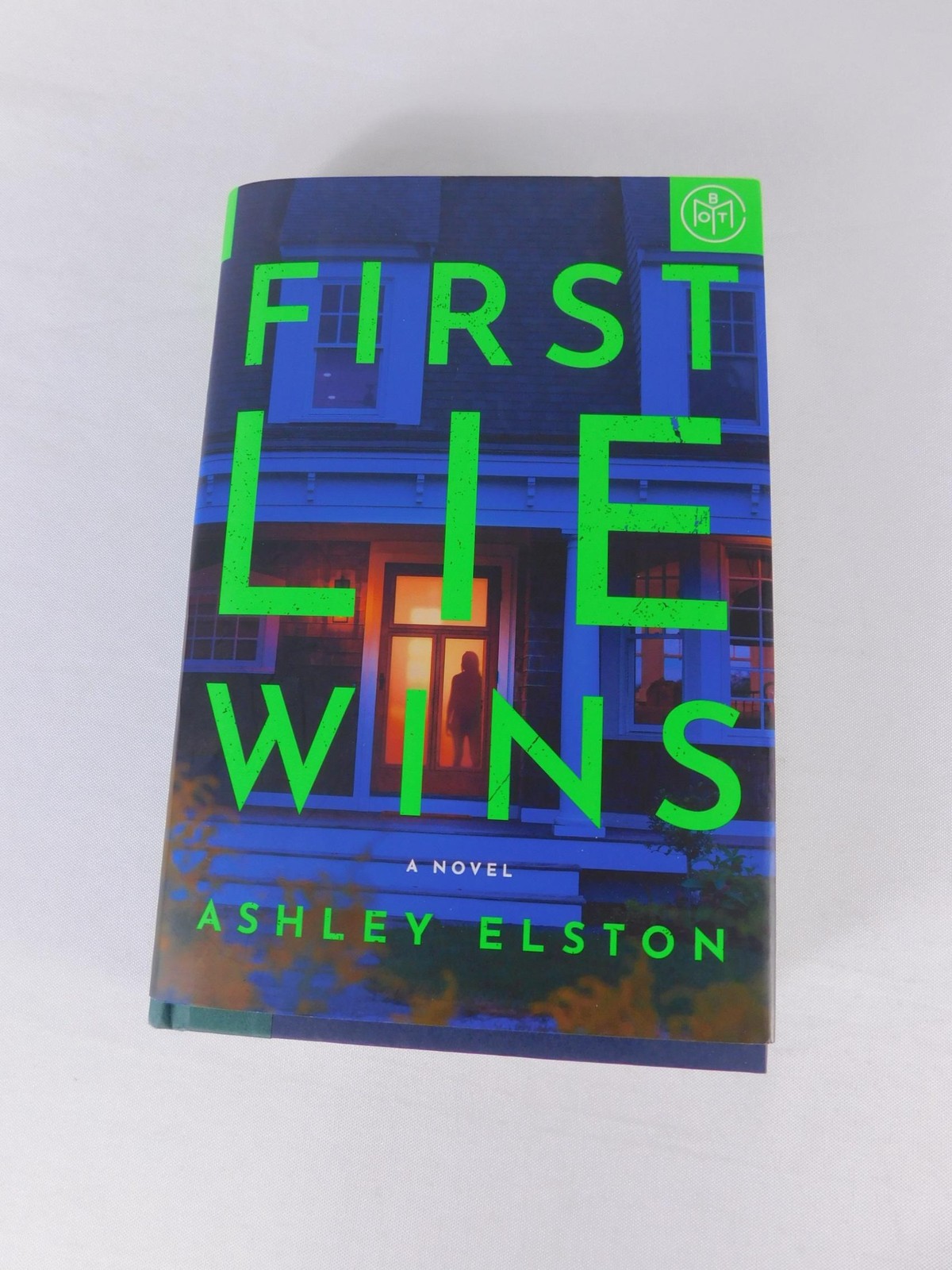 First Lie Wins Ashley Elston Viking Green Dust Jacket Hardcover 2024 Novel