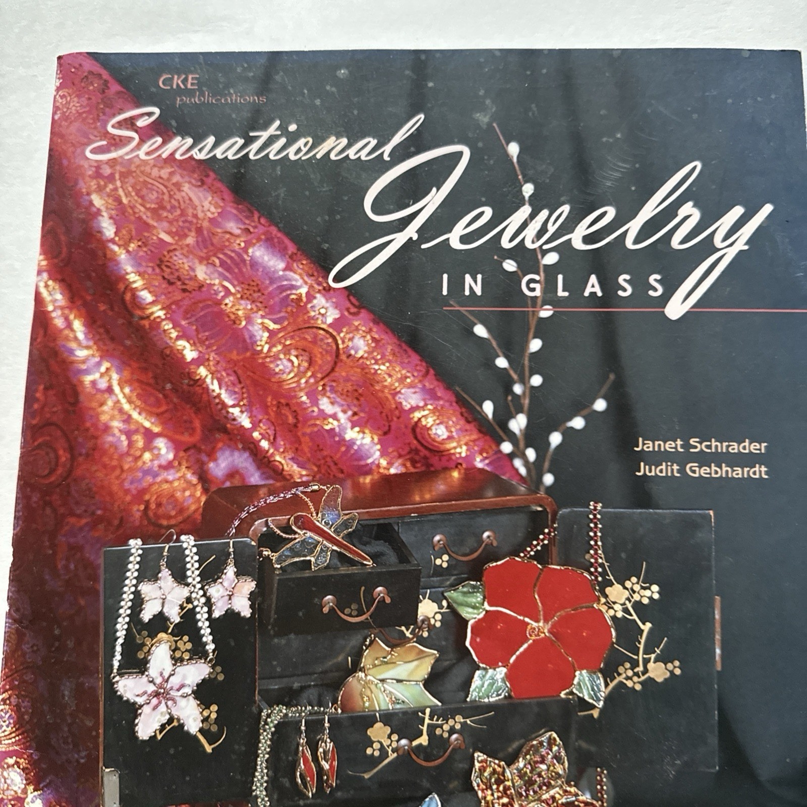 Sensational Jewelry In Glass Paperback Book 28 Pages