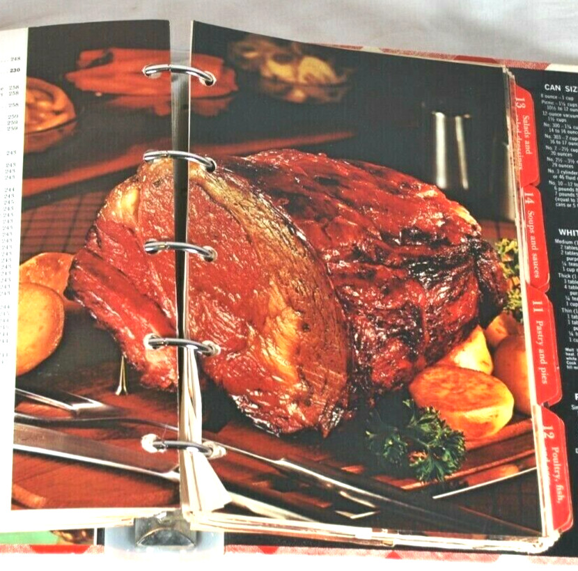 Better Homes & Gardens New Cookbook Vintage 5 Ring Binder Tabs 1979 6th edition