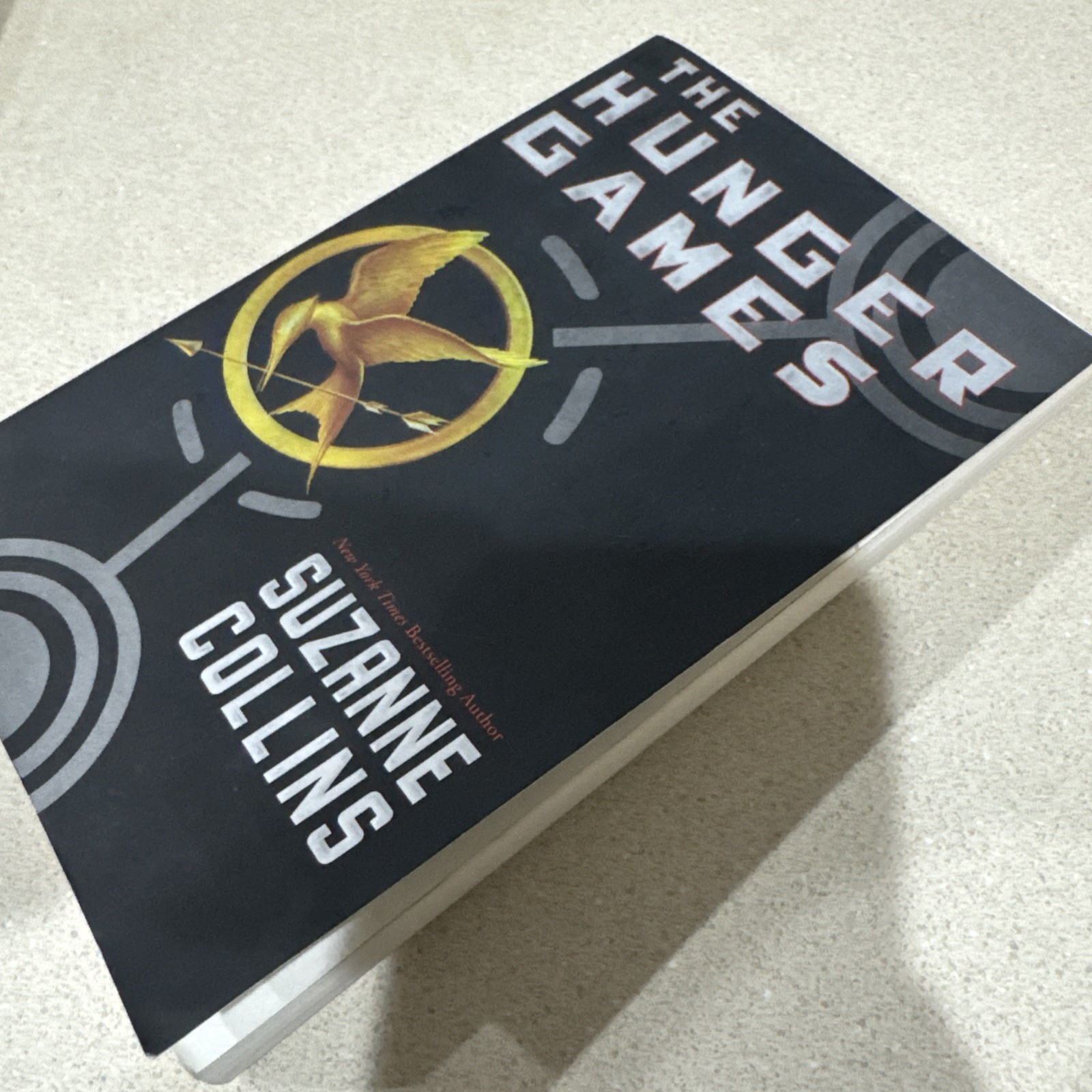 THE HUNGER GAMES (trilogy book 1) paperback by Suzanne Collins
