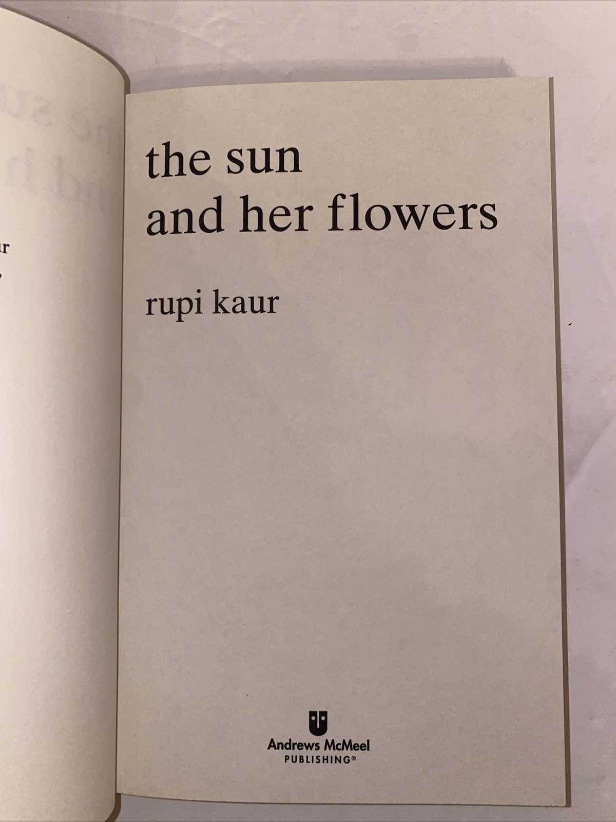 The Sun and Her Flowers by Rupi Kaur 2017 PB Book Poetry Love Poems Family