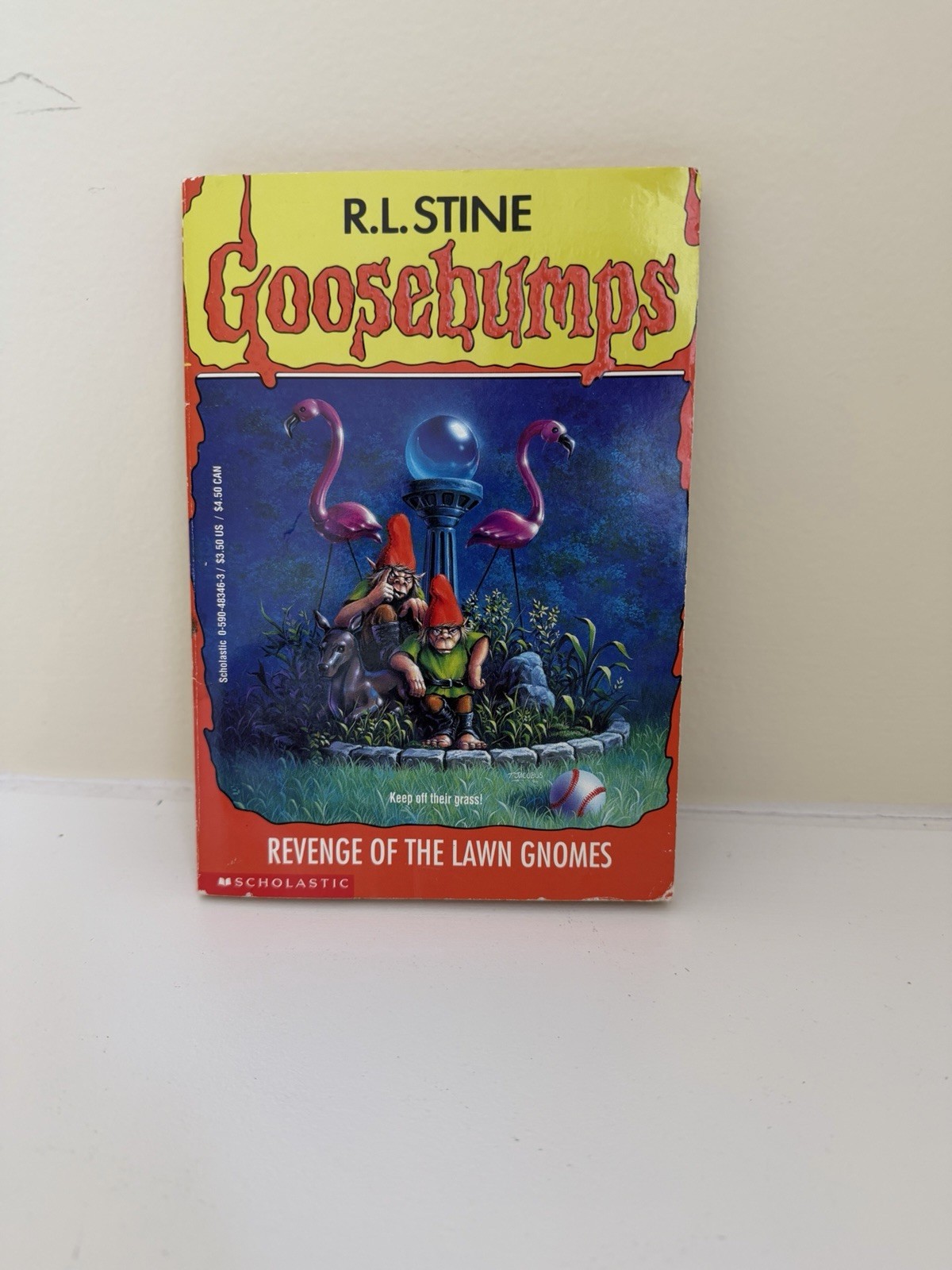 Goosebumps 34 Revenge Of The Lawn Gnomes First Printing w/ Sticker R. L. Stine