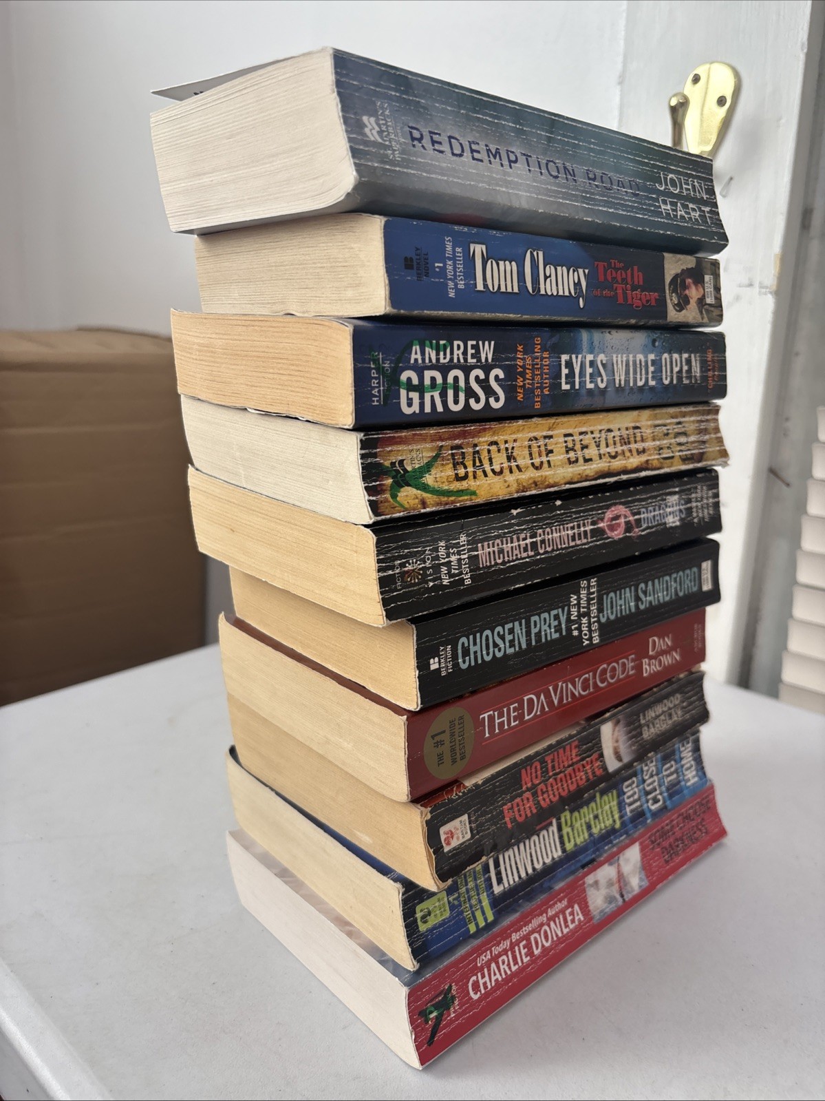 Lot of 10 – Mystery and Thrillers – Mixed Authors – FREE SHIPPING