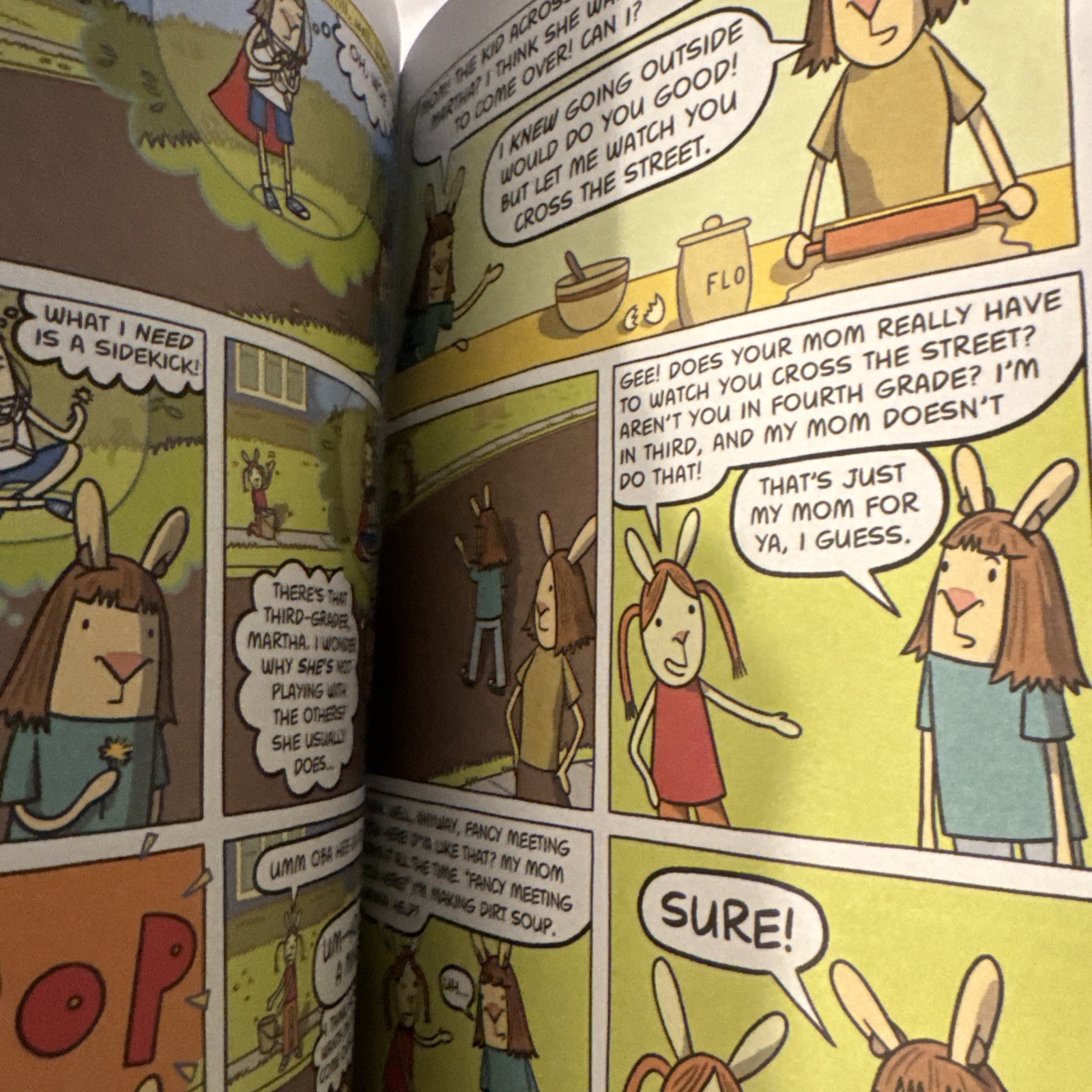 El Deafo Cece Bell Paperback Newbury Honor Book SHIPS FREE Today! New Comic