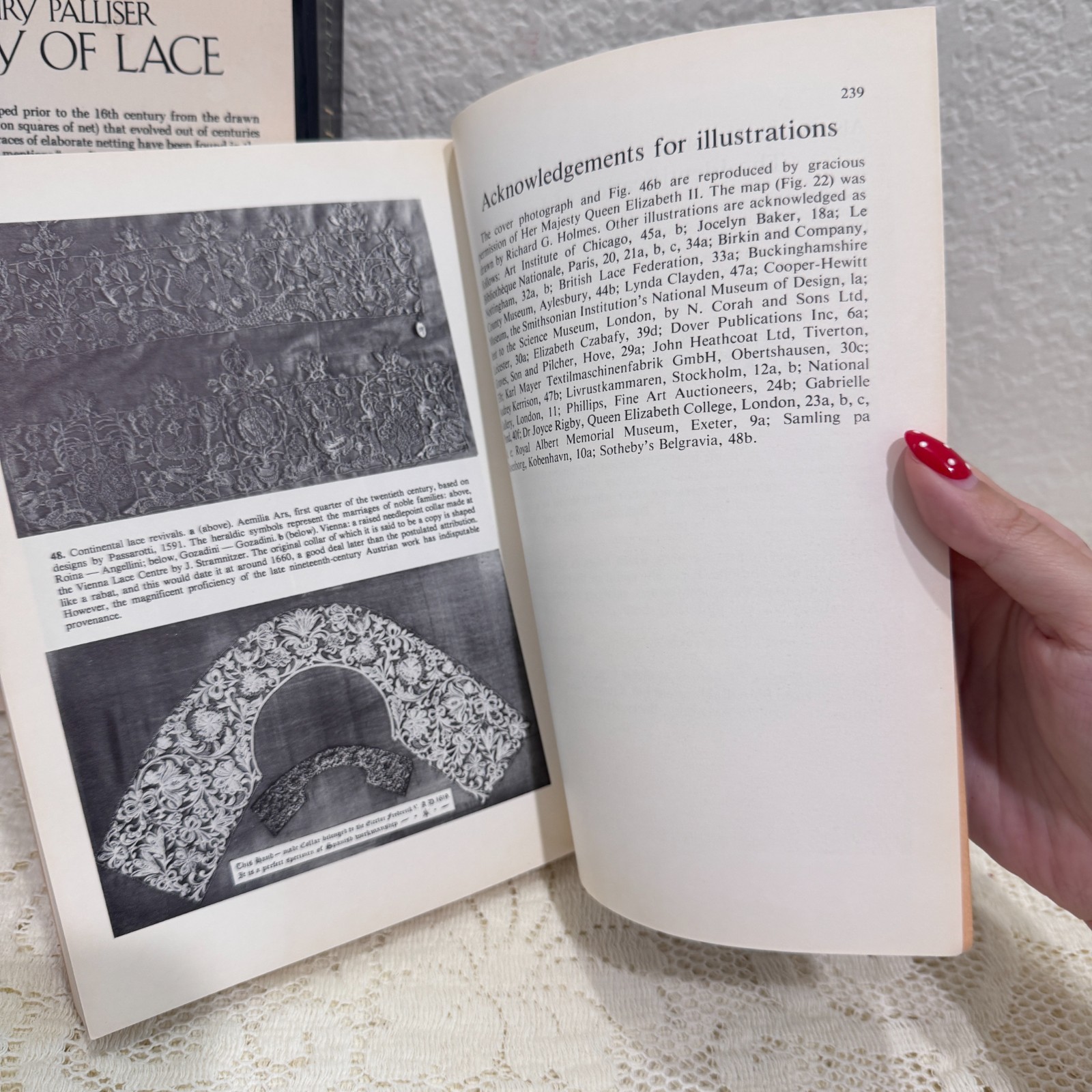 Lot 2 Vintage Lace Book History of Lace Palliser Dictionary Pat Earnshaw Textile