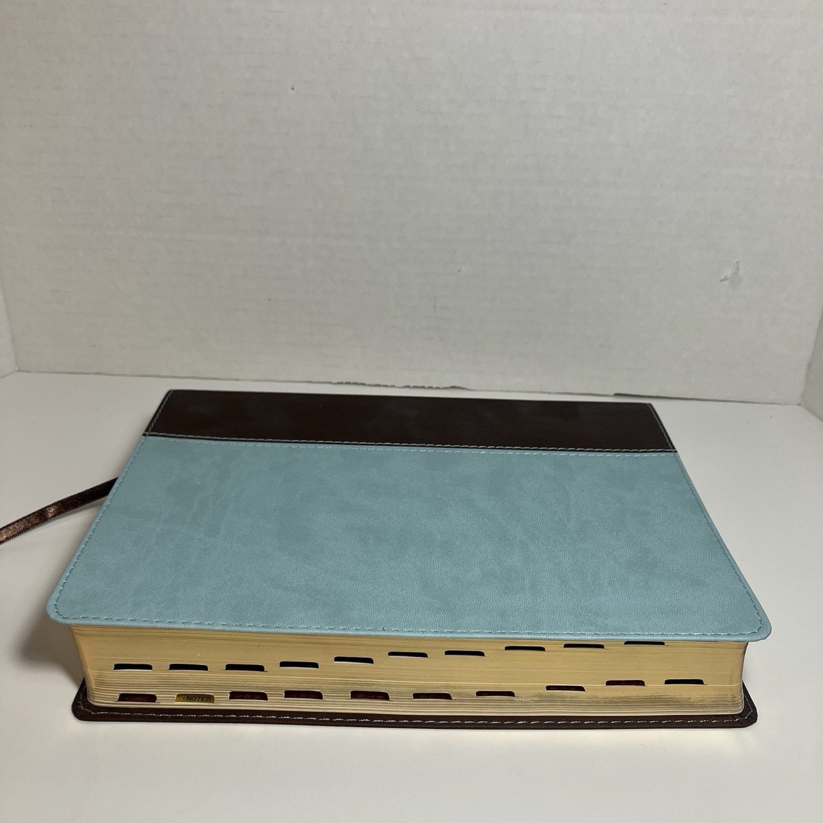Life Essentials Study Bible, Brown/Blue Simulated Leather Indexed : Biblical…