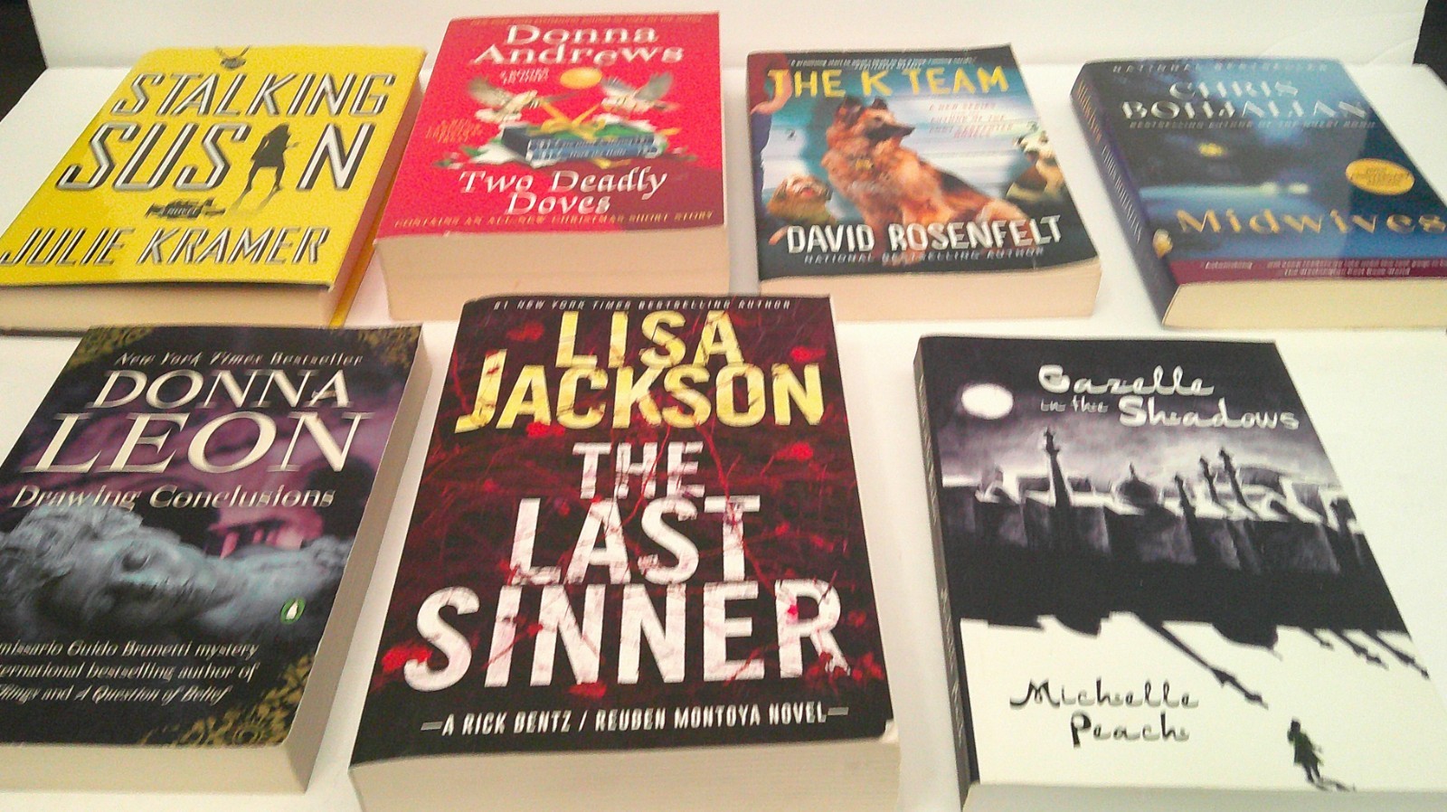 Lot of 7 Hardcover and Softcover Crime/Mystery Books Random Mix