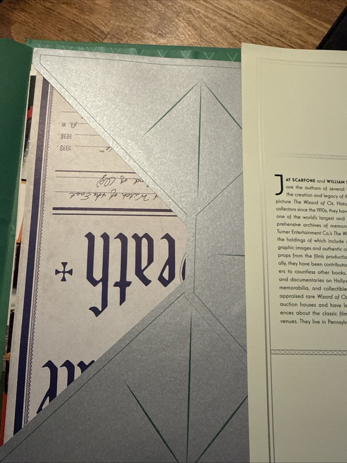 The Wizard of Oz: Official 75th Anniversary Companion Book w/ Memorabilia DS20
