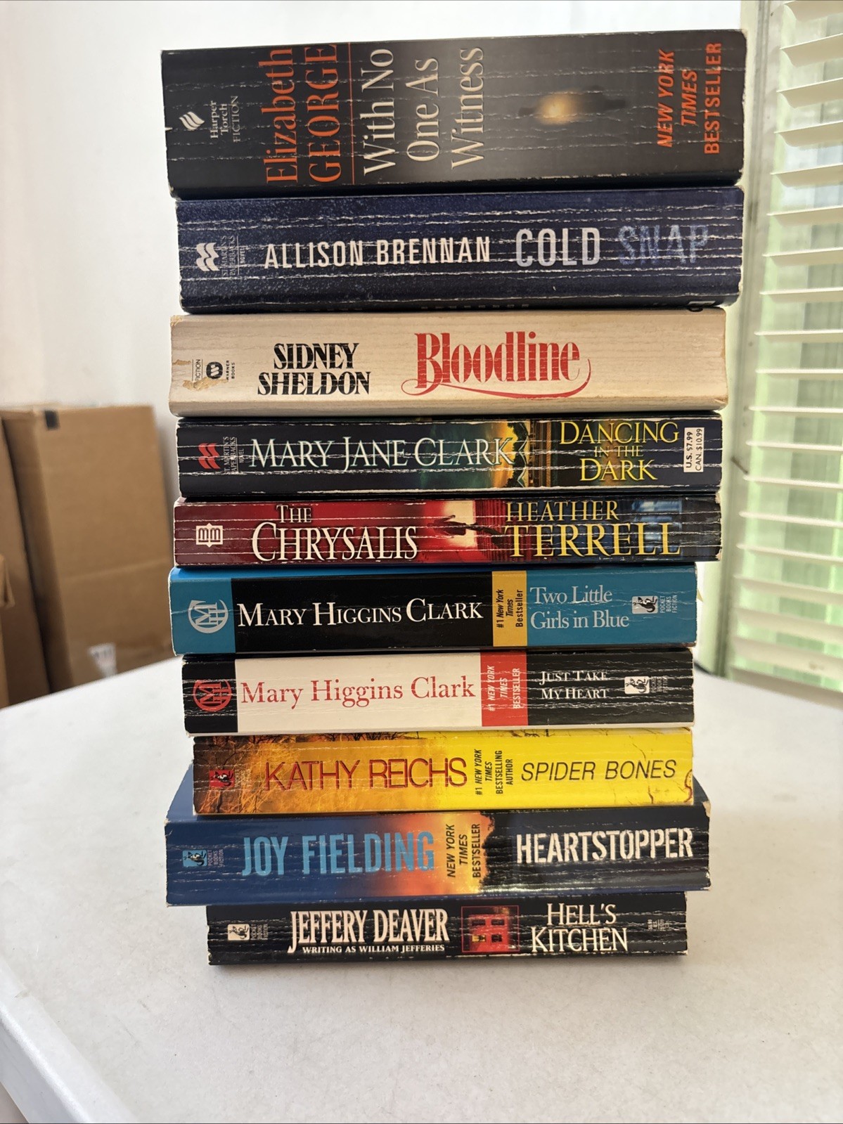 Lot of 10 – Mystery and Thrillers – Mixed Authors – FREE SHIPPING