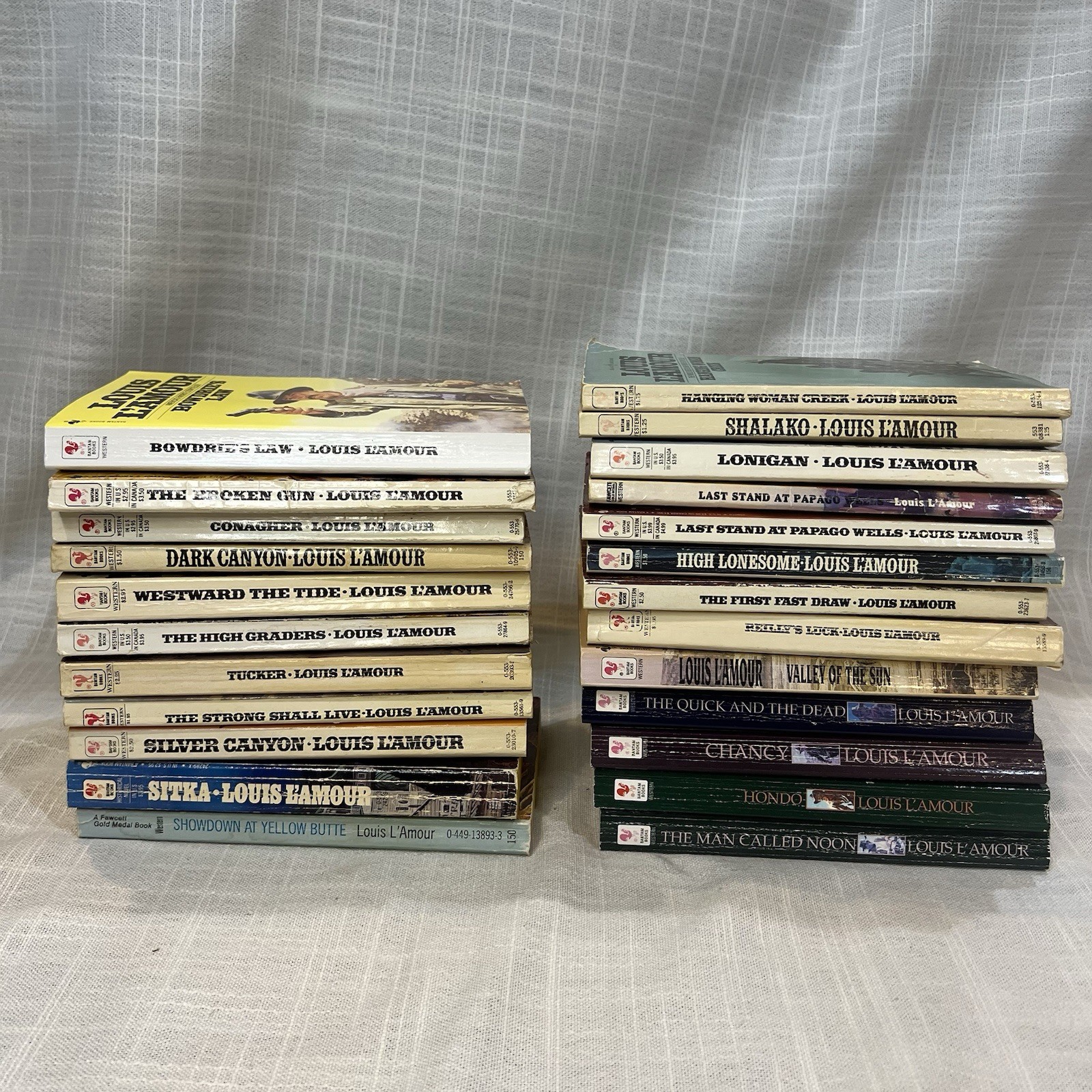 Vintage Louis L’Amour LOT of 24 Western Paperback Books