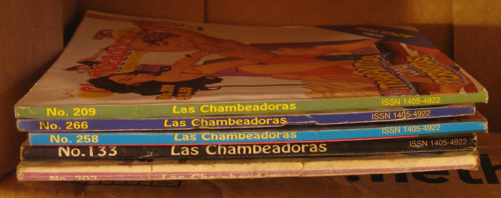 LAS CHAMBEADORAS – set de 5 novelas ilustradas, vintage Mexican pulp fiction