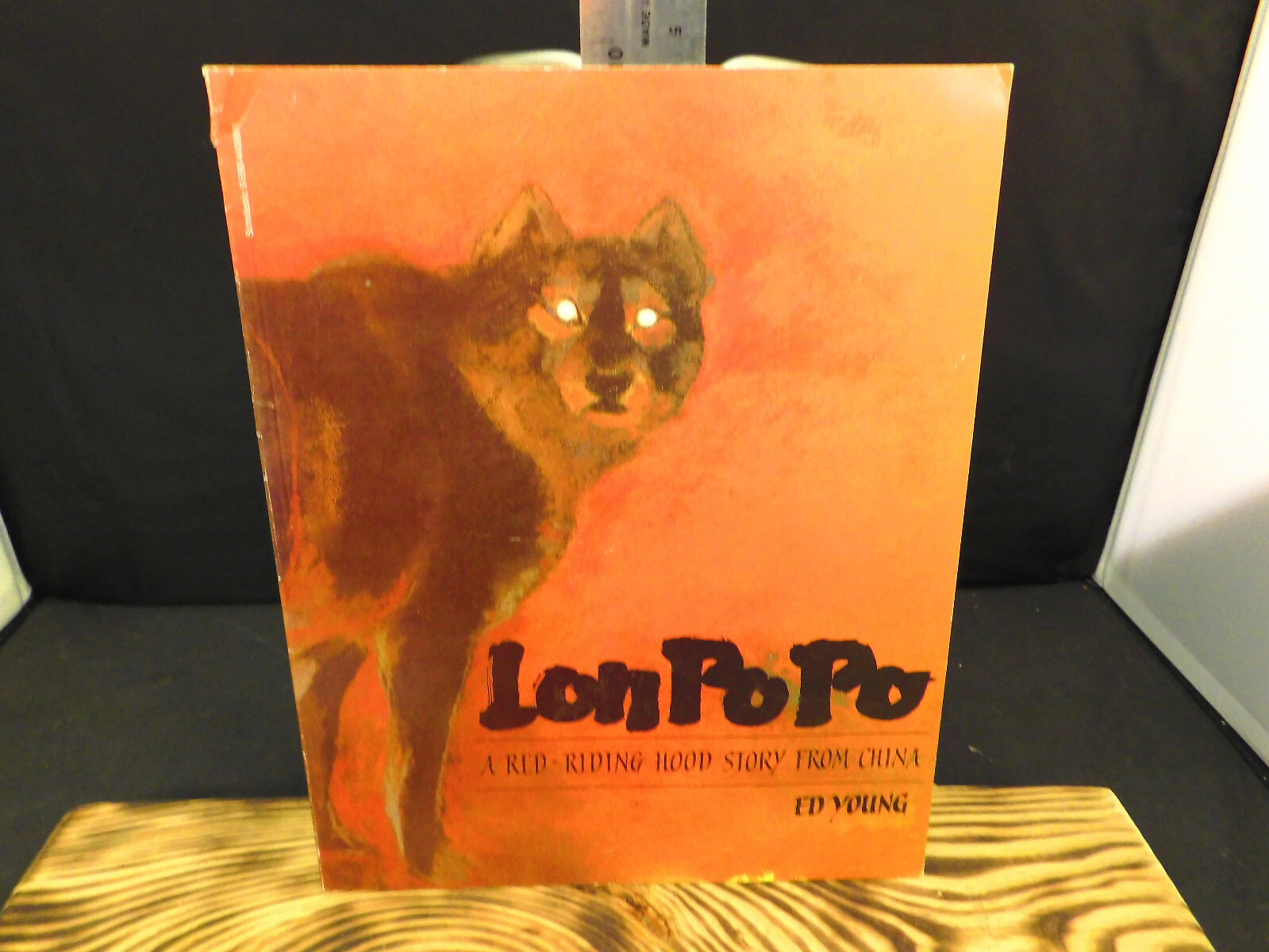 Lon Po Po: A Red-Riding Hood Story from China 1989 First Edition Scholastic