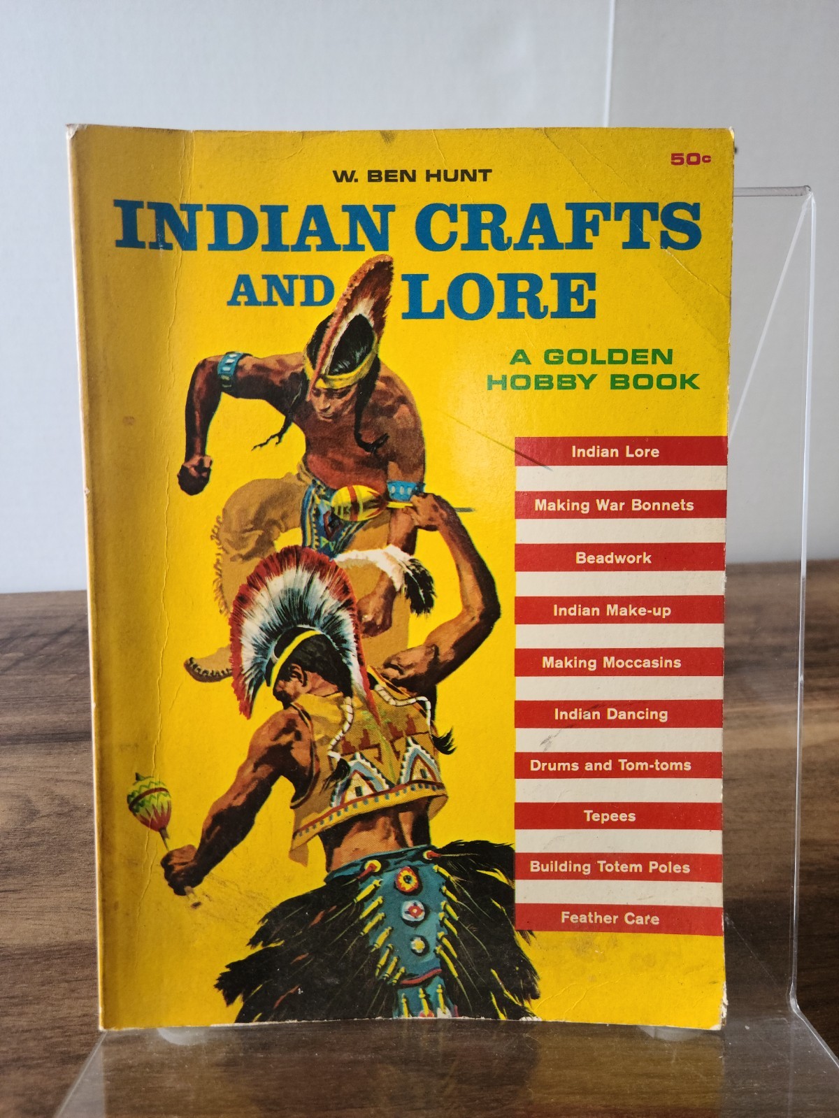 Indian Crafts and Lore W Ben Hunt Golden Press 1964 Moccasins Buckskin Beadwork
