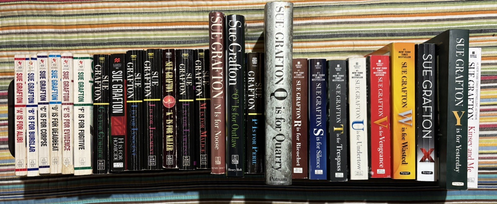 26 Sue Grafton Complete Set A-Y, Plus Kinsey & Me, Female Sleuth Mixed Lot