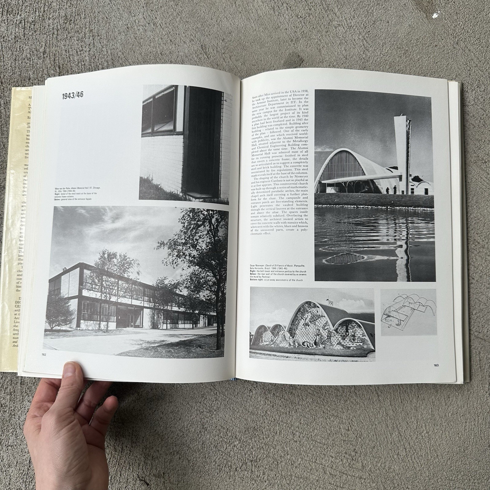 A Visual History of Twentieth Century Architecture by Dennis Sharp 1972 HC