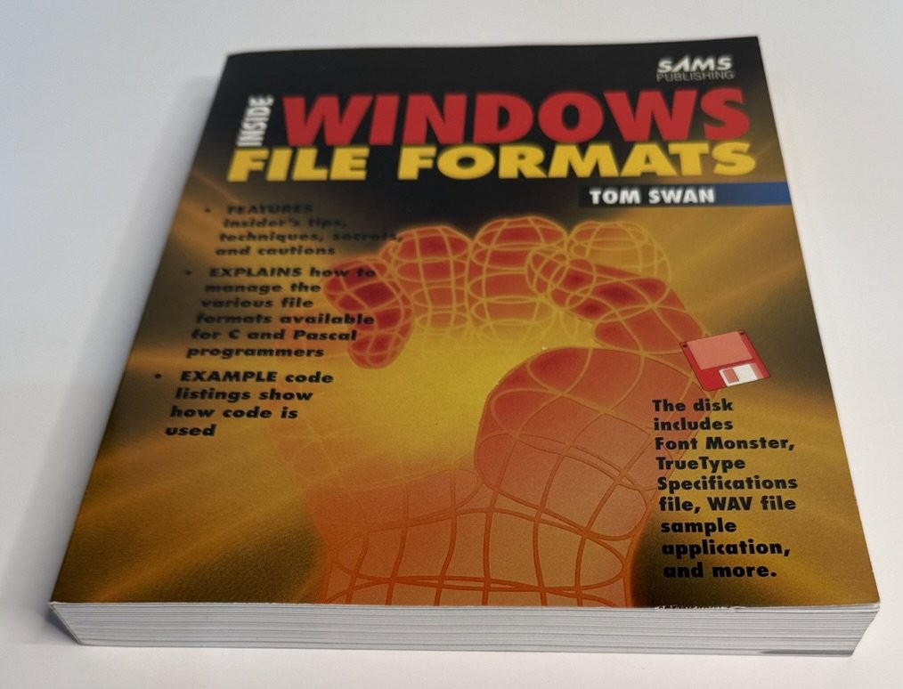 File Formats Computer Books PB Lot of 2 Very Good Graphics Window