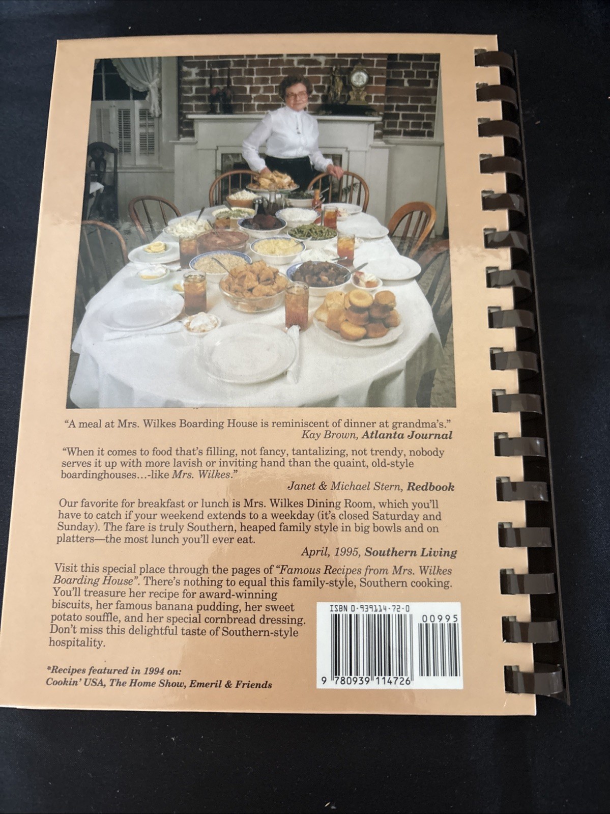 1995 SAVANNAH, GA, MRS. WILKES BOARDING HOUSE FAMOUS RECIPES COOKBOOK 106 PAGES