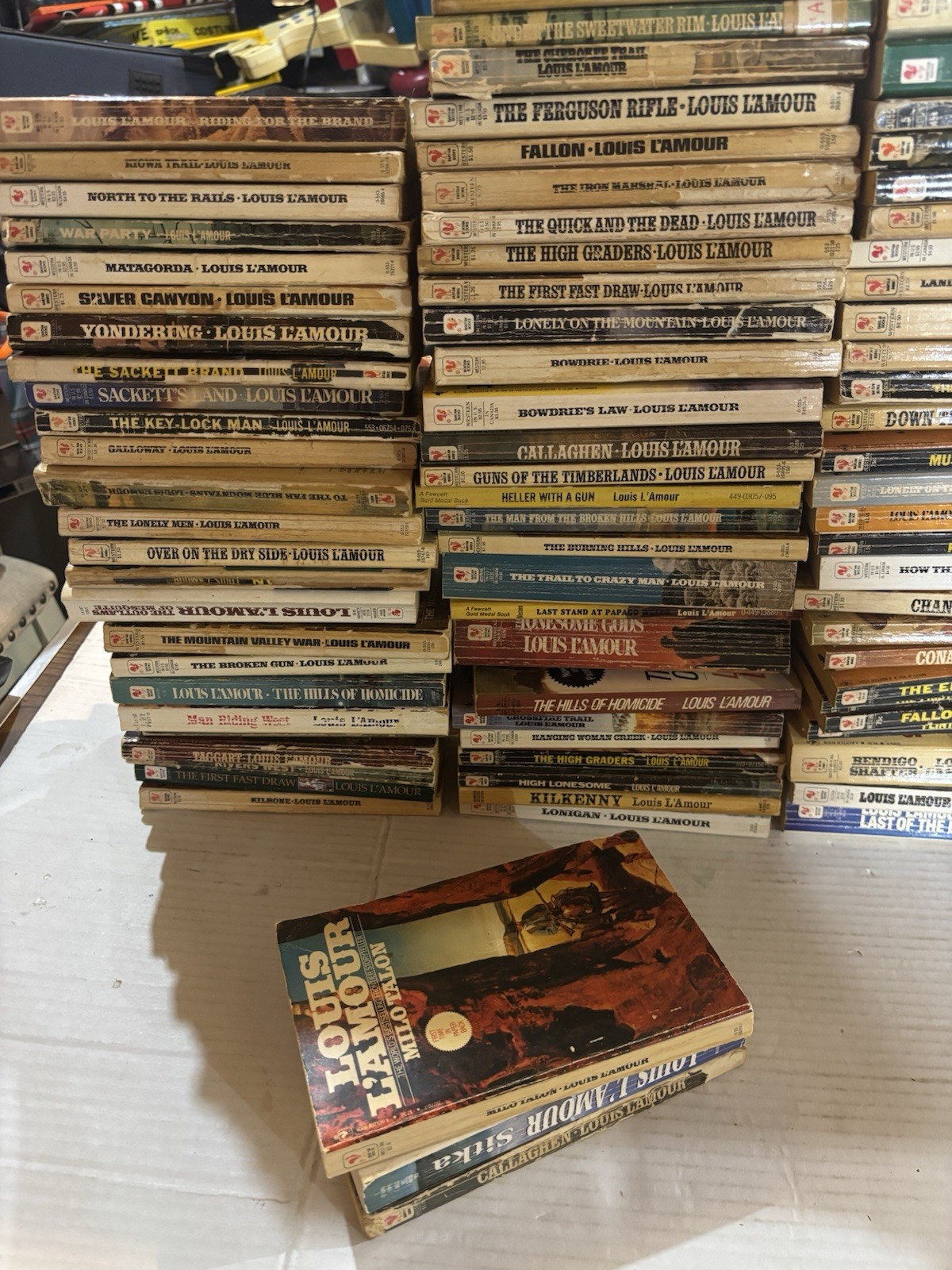 Huge Louis L’Amour Lot of 150 Western Paperback Books Vintage Collection