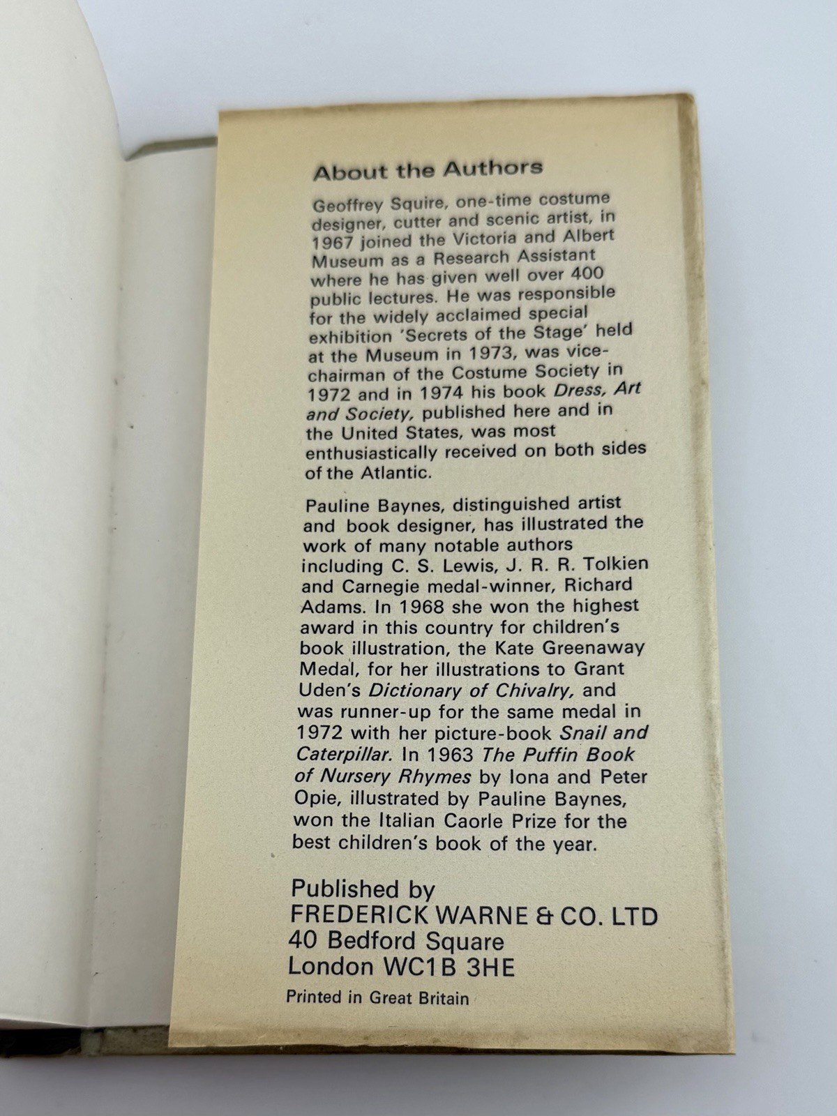 The Observer’s Book of European Costume – Geoffrey Squire & Pauline Baynes 1975