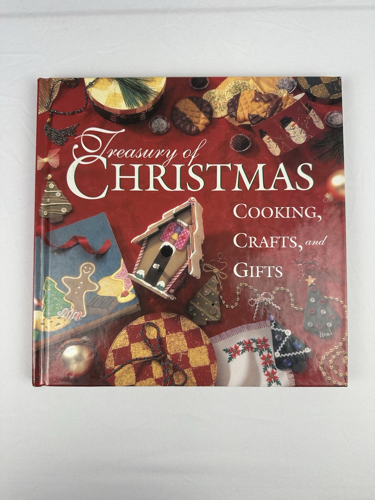 Treasury of Christmas Cooking, Crafts, and Gifts by Publications…