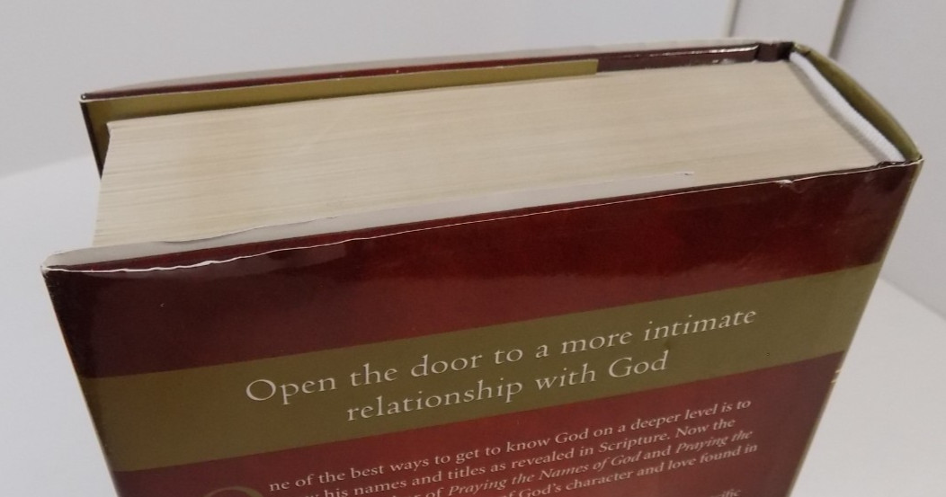 Names of God Bible by Ann Spangler (2011, Hardcover) Pre-owned with Dust Jacket