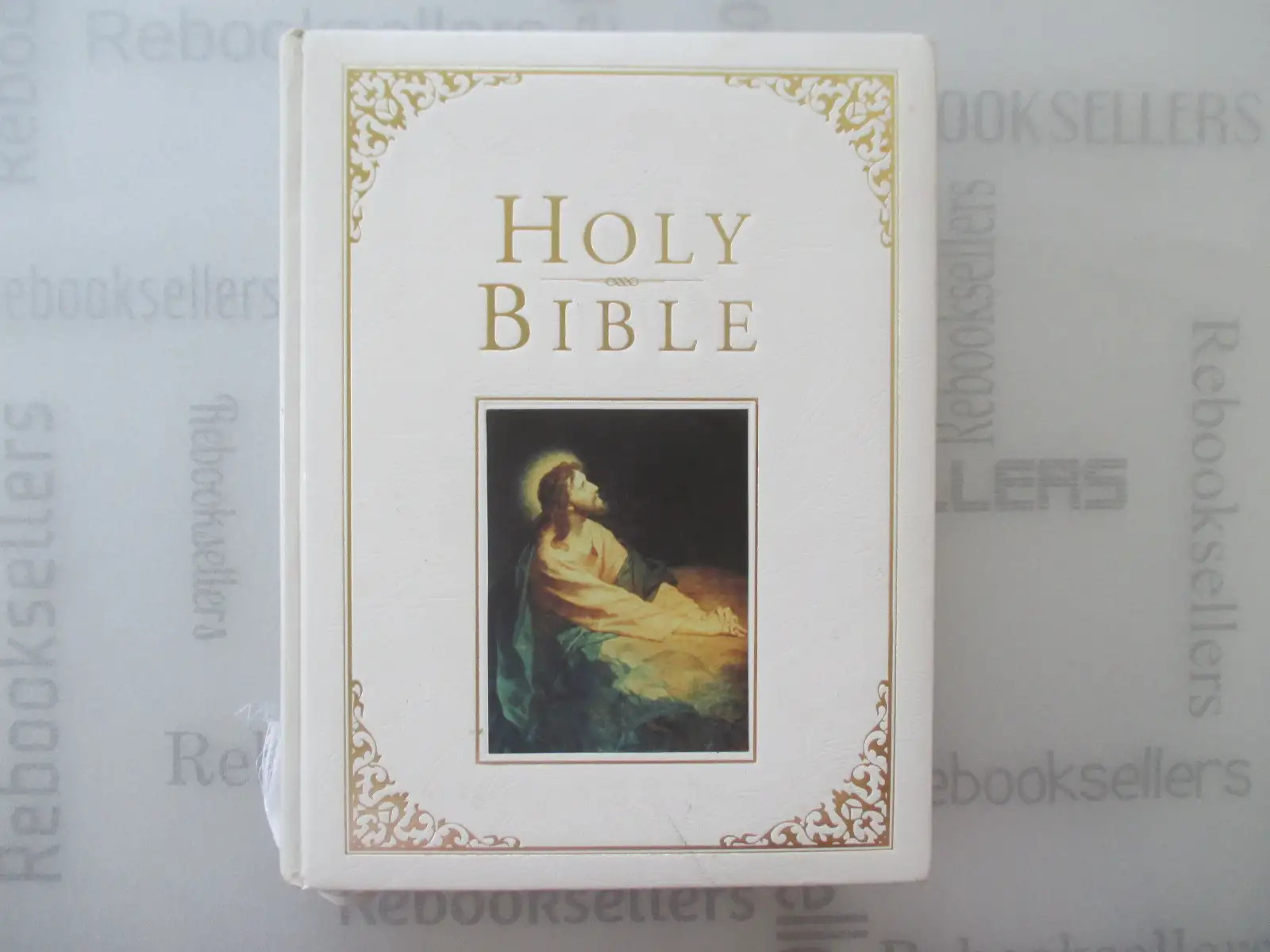 KJV Family Bible, Deluxe White Bonded Leather-Over-Board, Red Letter, Pure Cam..