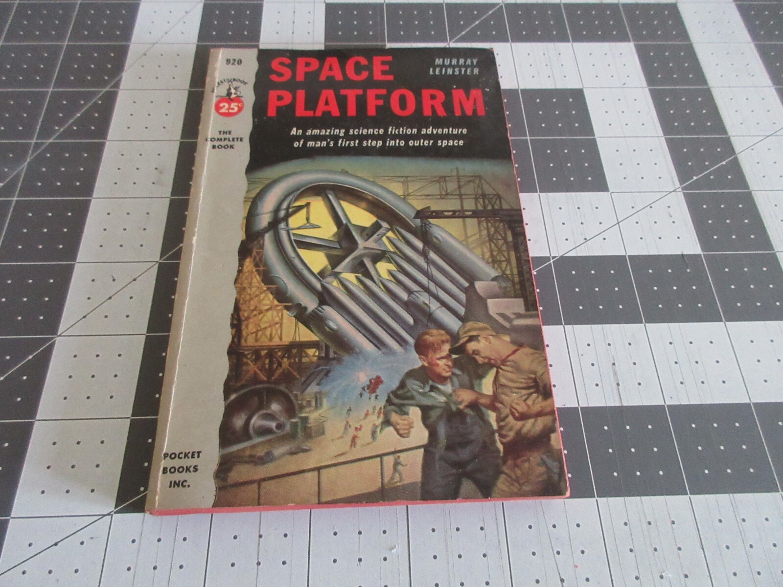 Space Platform By Murray Leinster Paperback Pocket Books #920 Vintage Sci-Fi