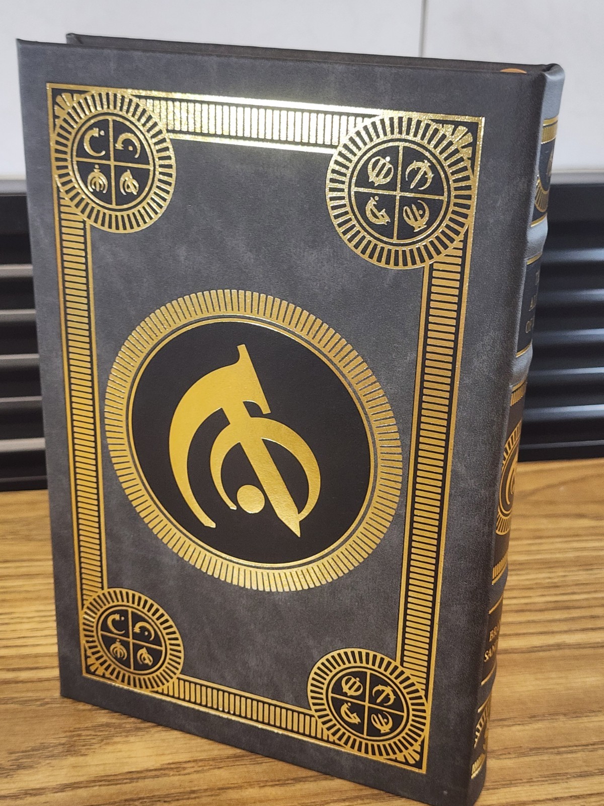 The Alloy Of Law by Brandon Sanderson – Leatherbound – Signed – Mint