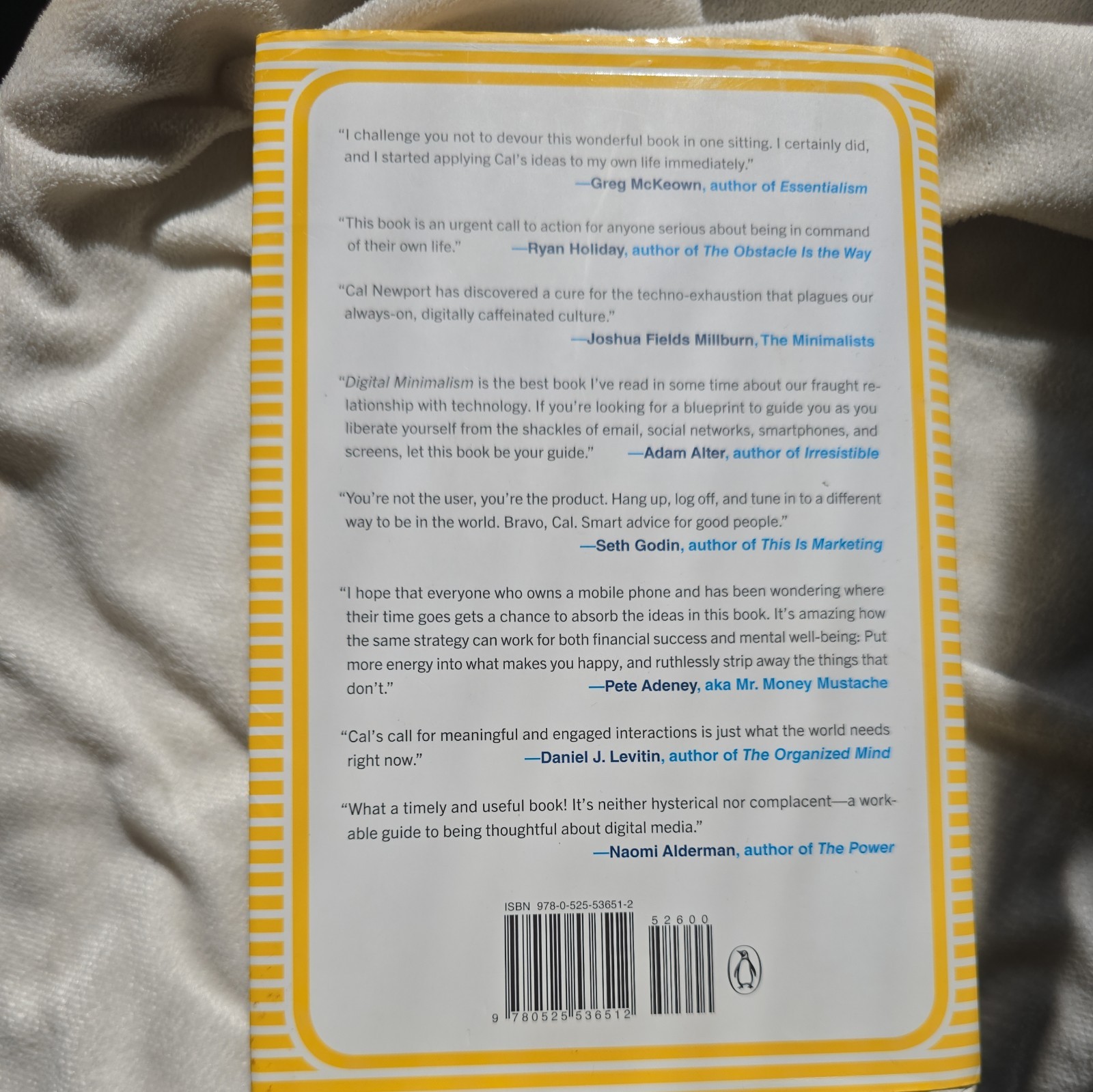 Digital Minimalism: Choosing a Focused – Hardcover, by Newport Cal – Very Good b