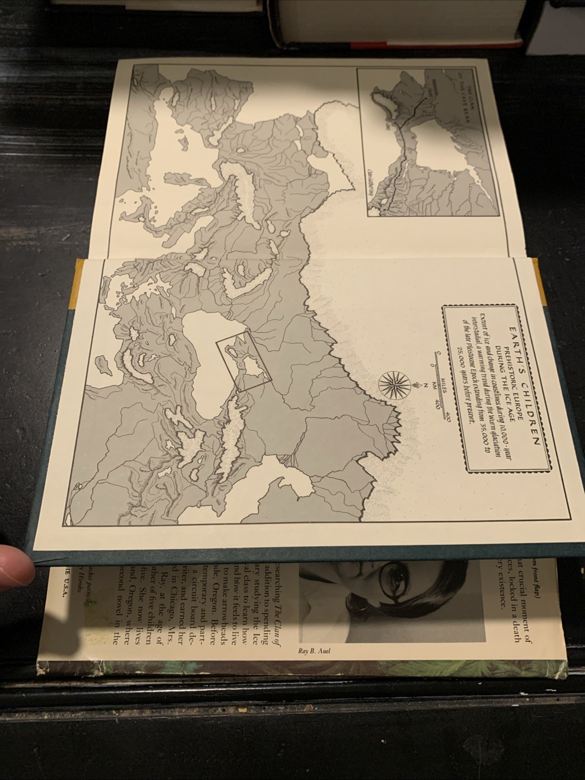 The Clan of the Cave Bear by Jean M. Auel 1980 Hardcover Book Club Edition