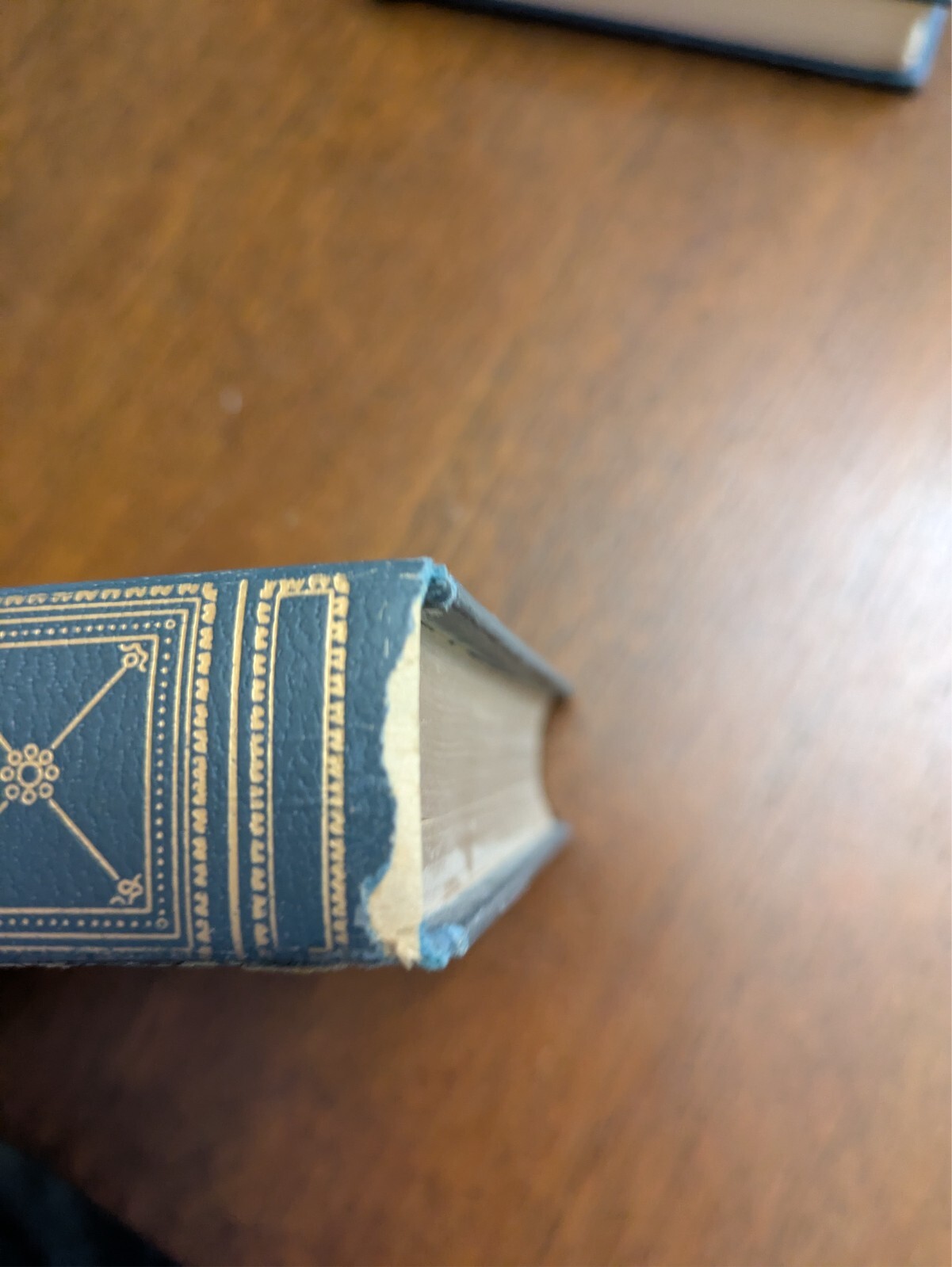 International Collectors Library – 3 British Classics: Dickens, Bulwer-Lytton