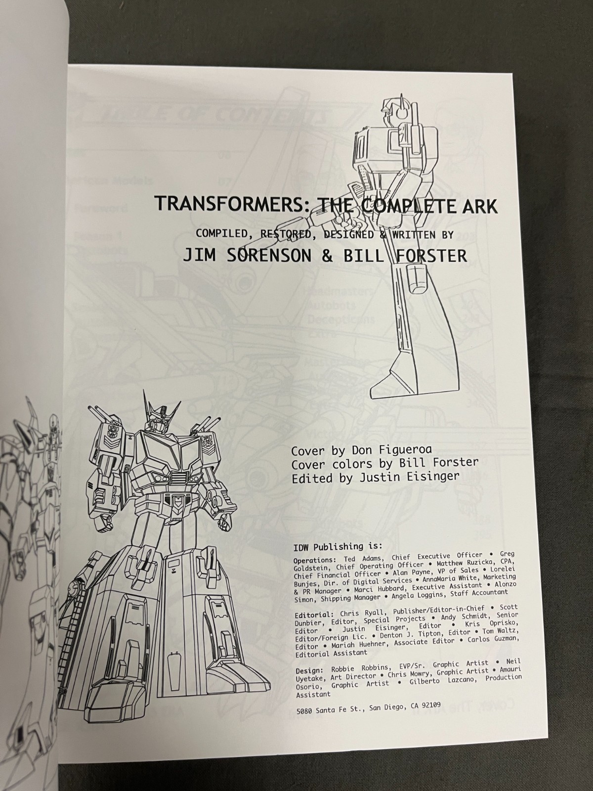 Transformers: The Complete Ark : By Sorenson & Forster : Light shelf wear