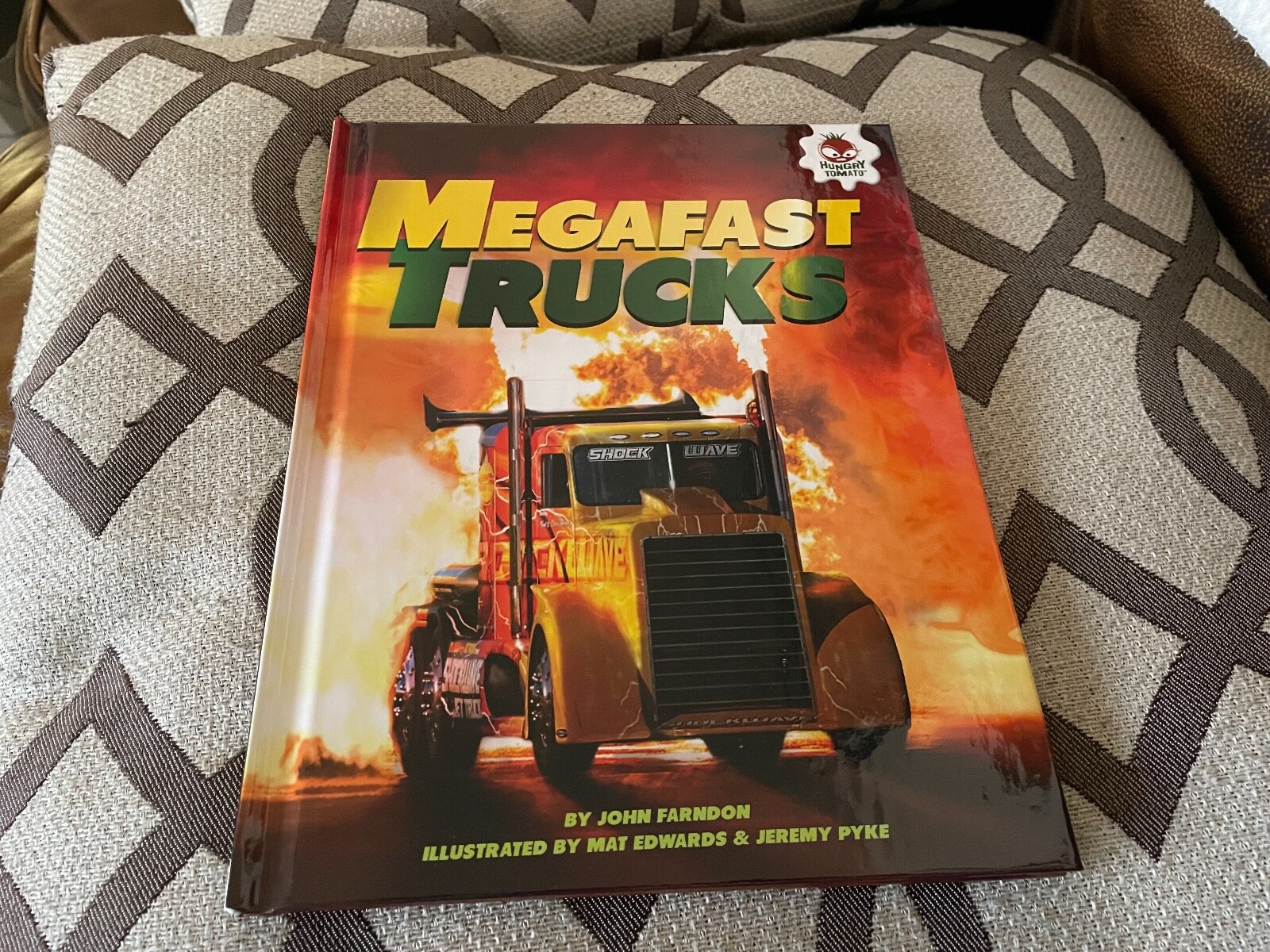 Megafast: Megafast Trucks by John Farndon (2016, Hardcover)